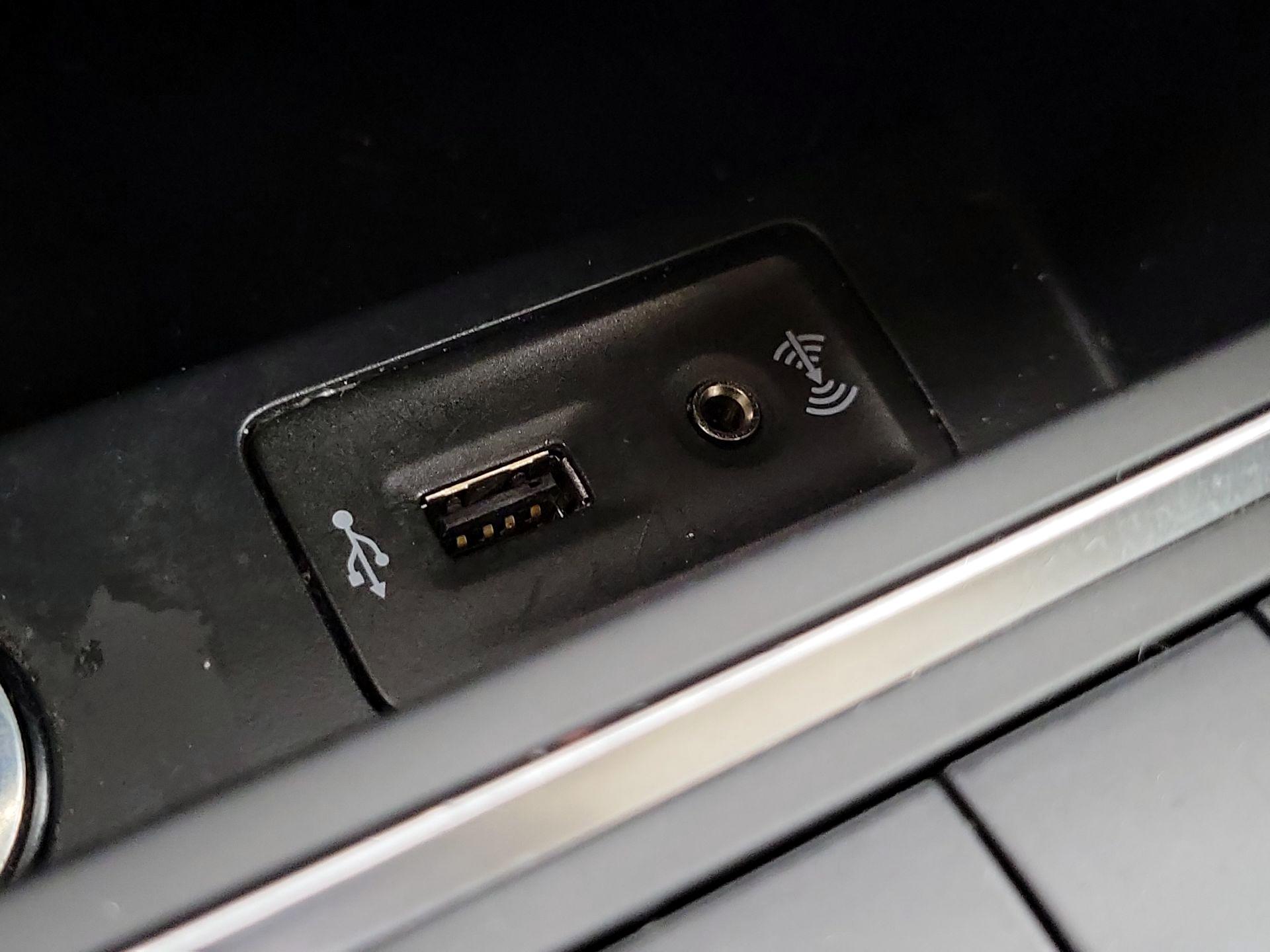 Thumbnail: 2016 Volkswagen Jetta - 18