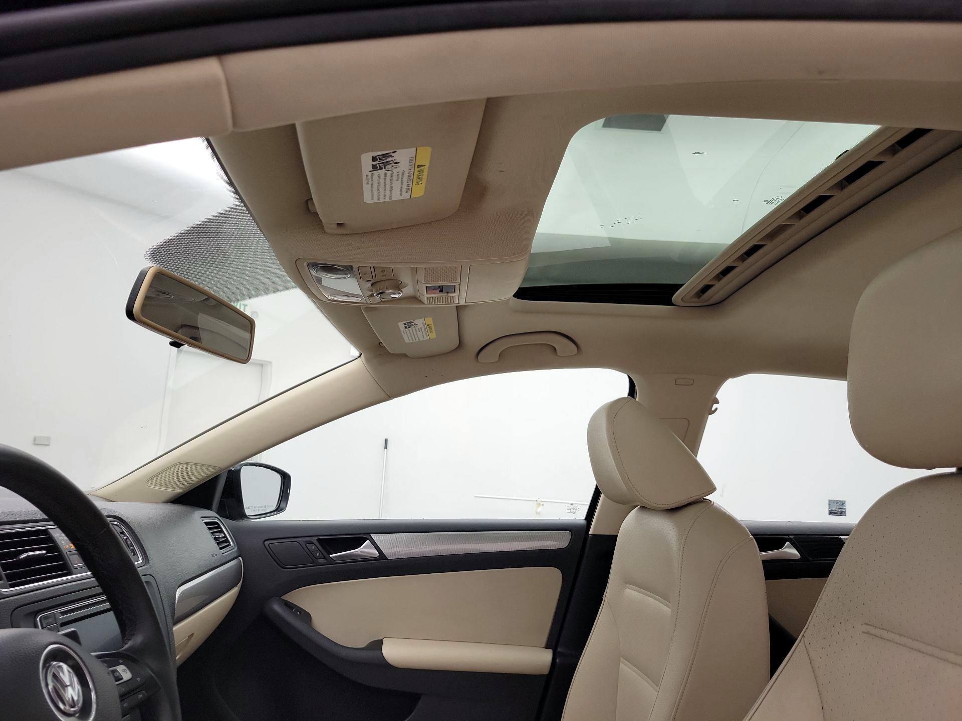 Thumbnail: 2016 Volkswagen Jetta - 19