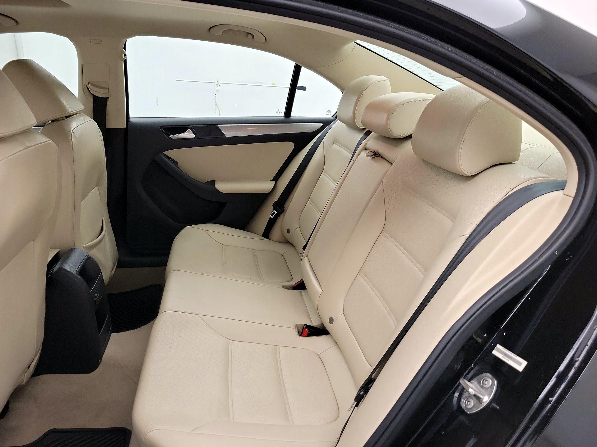 Thumbnail: 2016 Volkswagen Jetta - 20