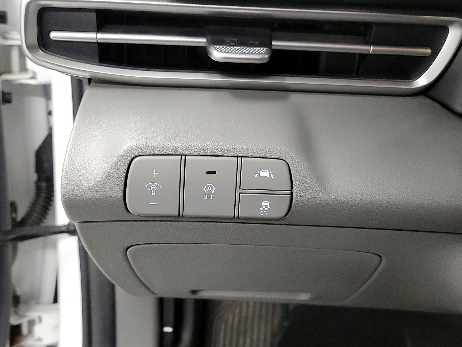 Thumbnail: 2023 Hyundai Elantra - 13