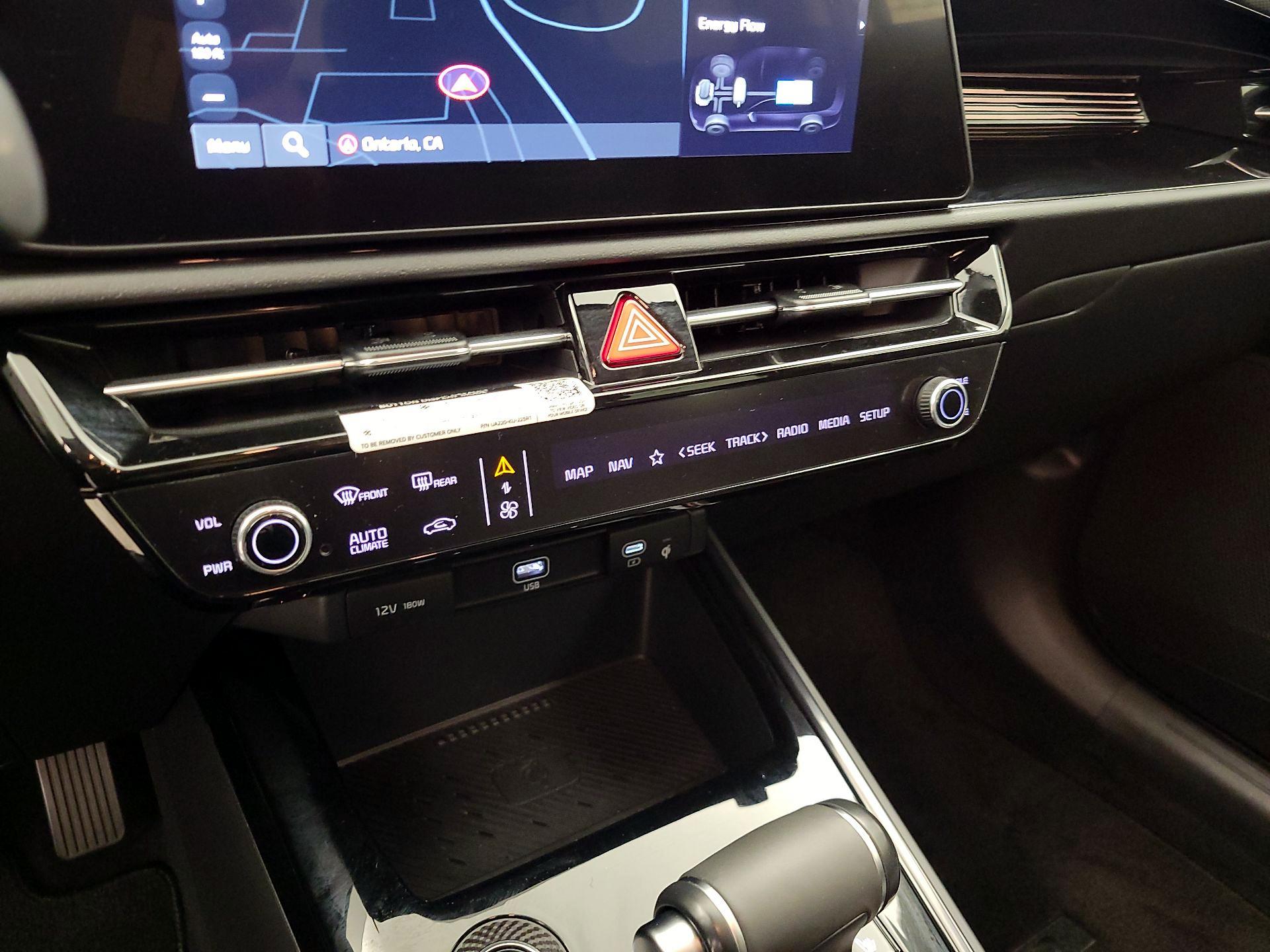 Thumbnail: 2023 Kia Niro - 17