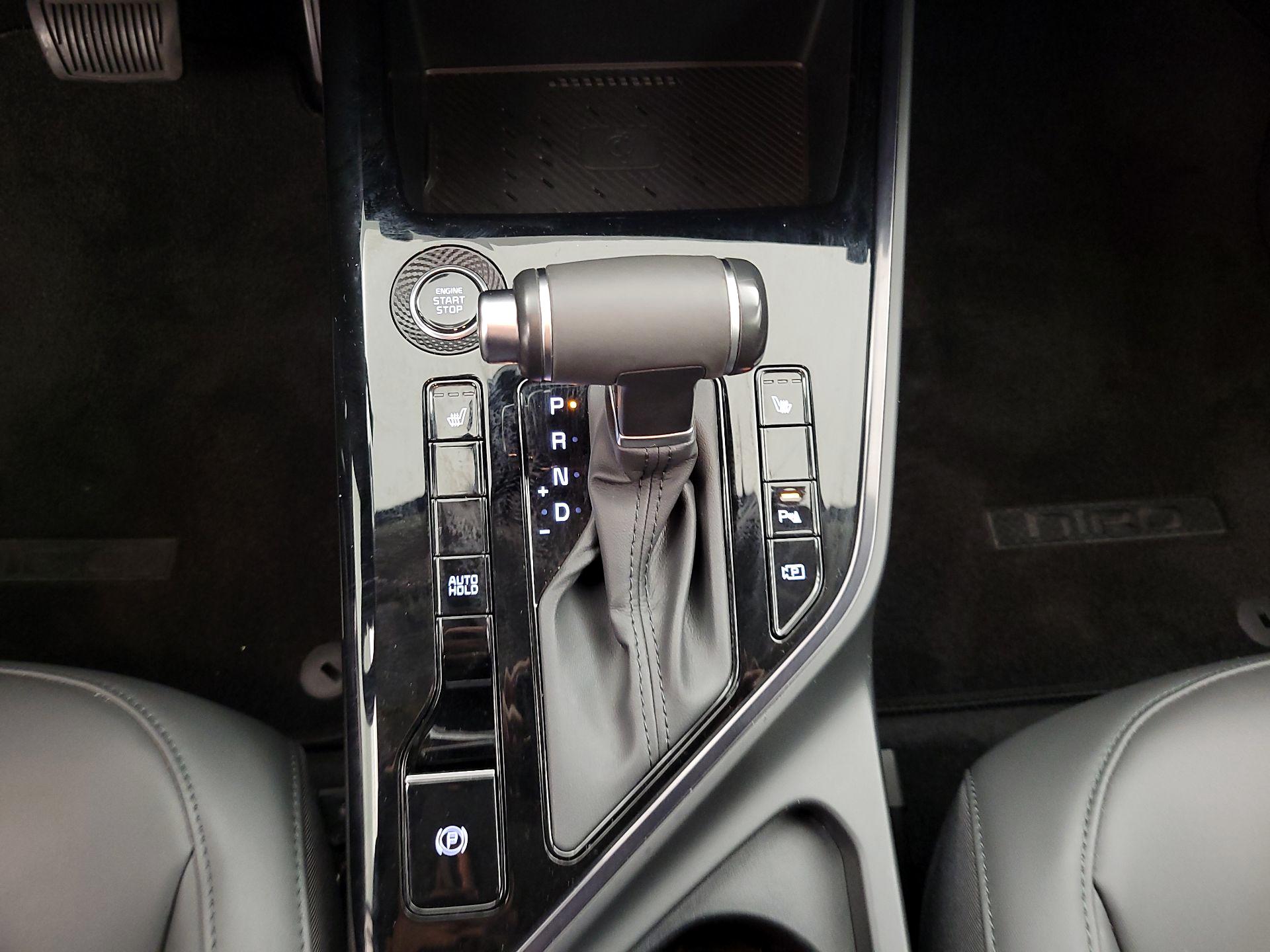 Thumbnail: 2023 Kia Niro - 18