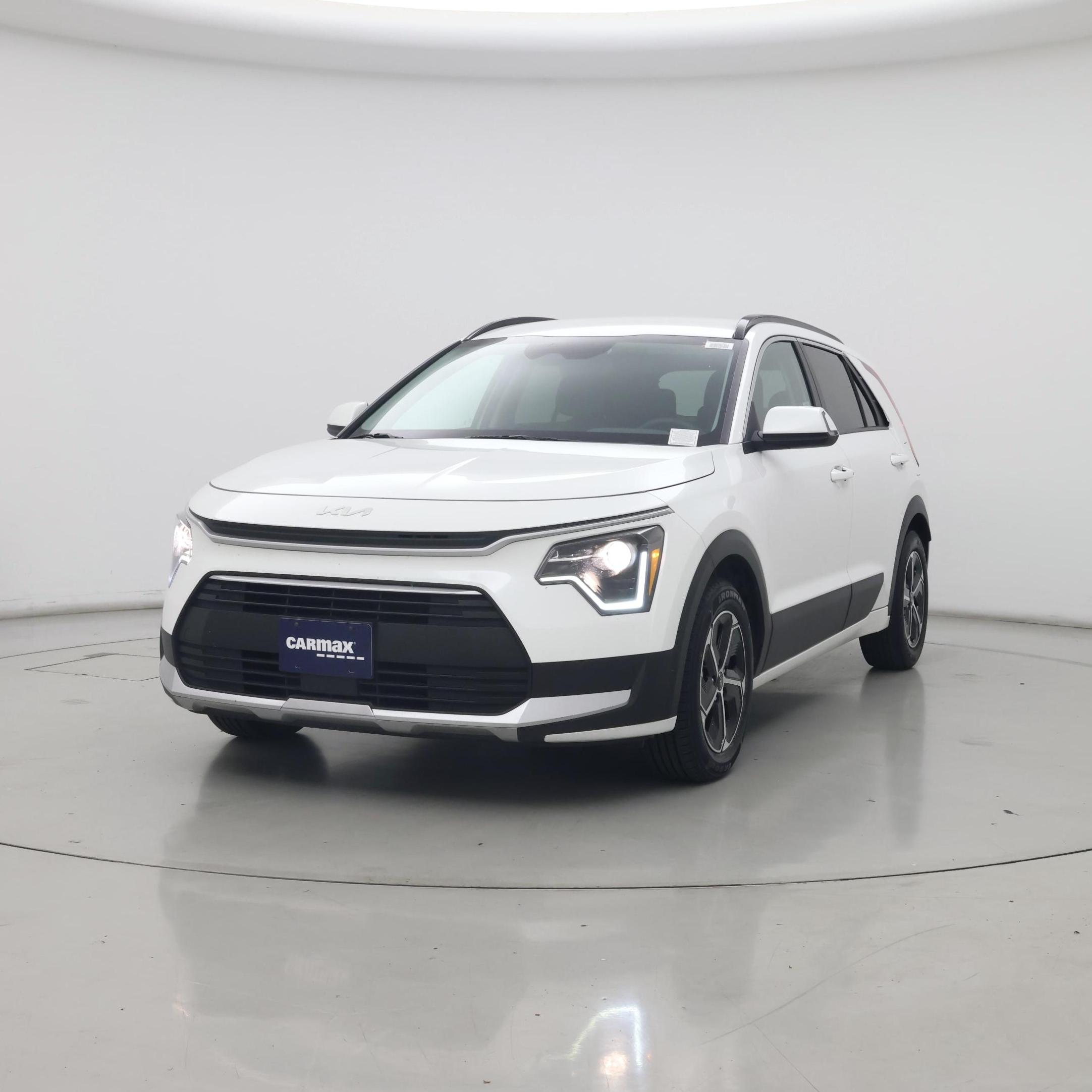 Thumbnail: 2023 Kia Niro - 4