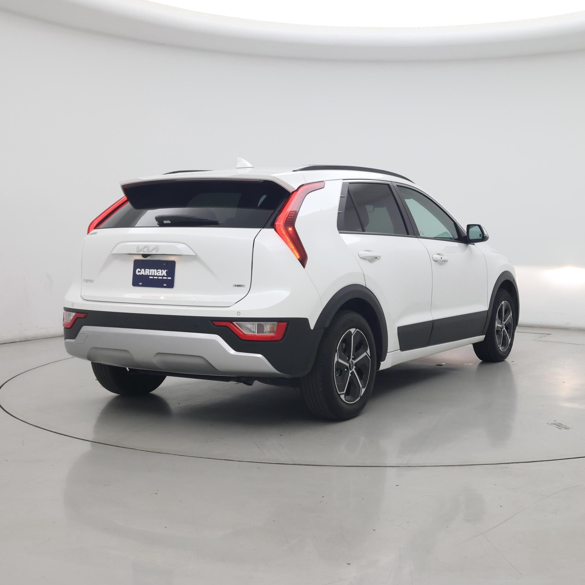 Thumbnail: 2023 Kia Niro - 8