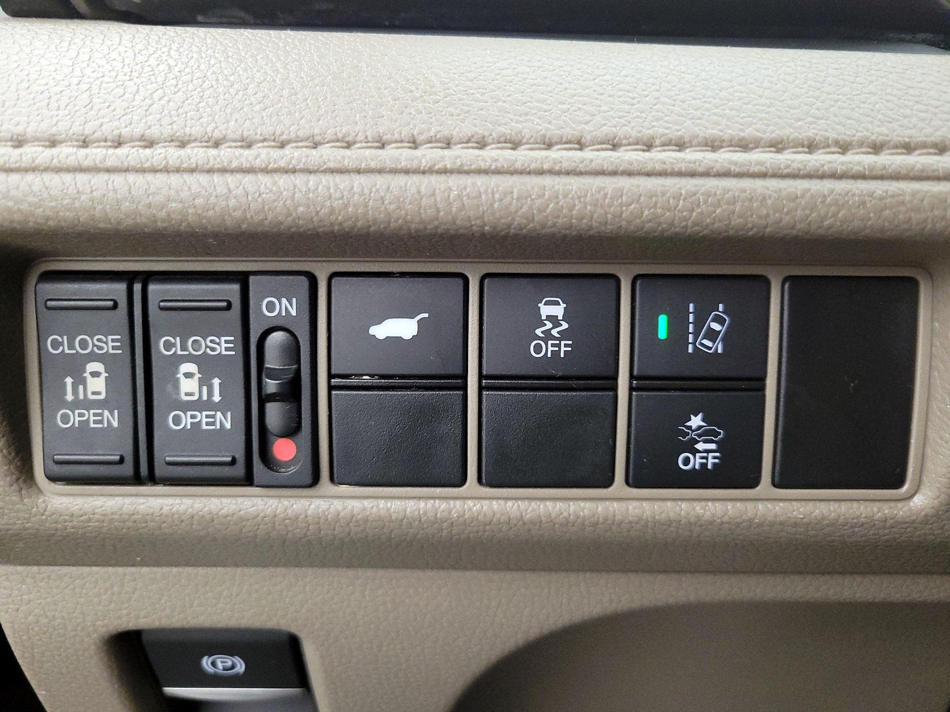 Thumbnail: 2019 Honda Odyssey - 13