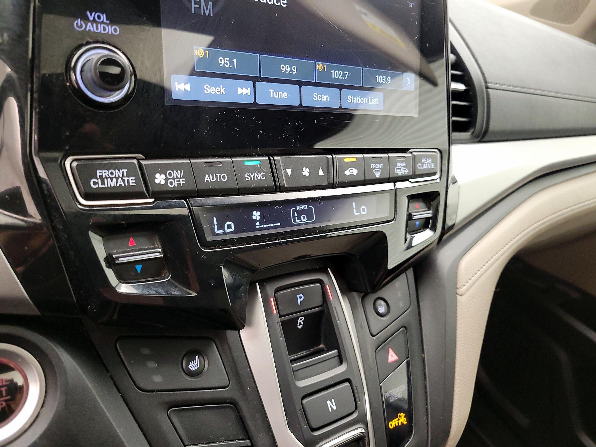 Thumbnail: 2019 Honda Odyssey - 16