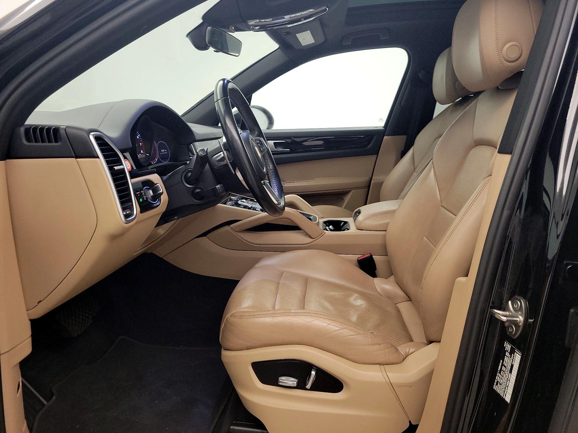 Thumbnail: 2019 Porsche Cayenne - 11