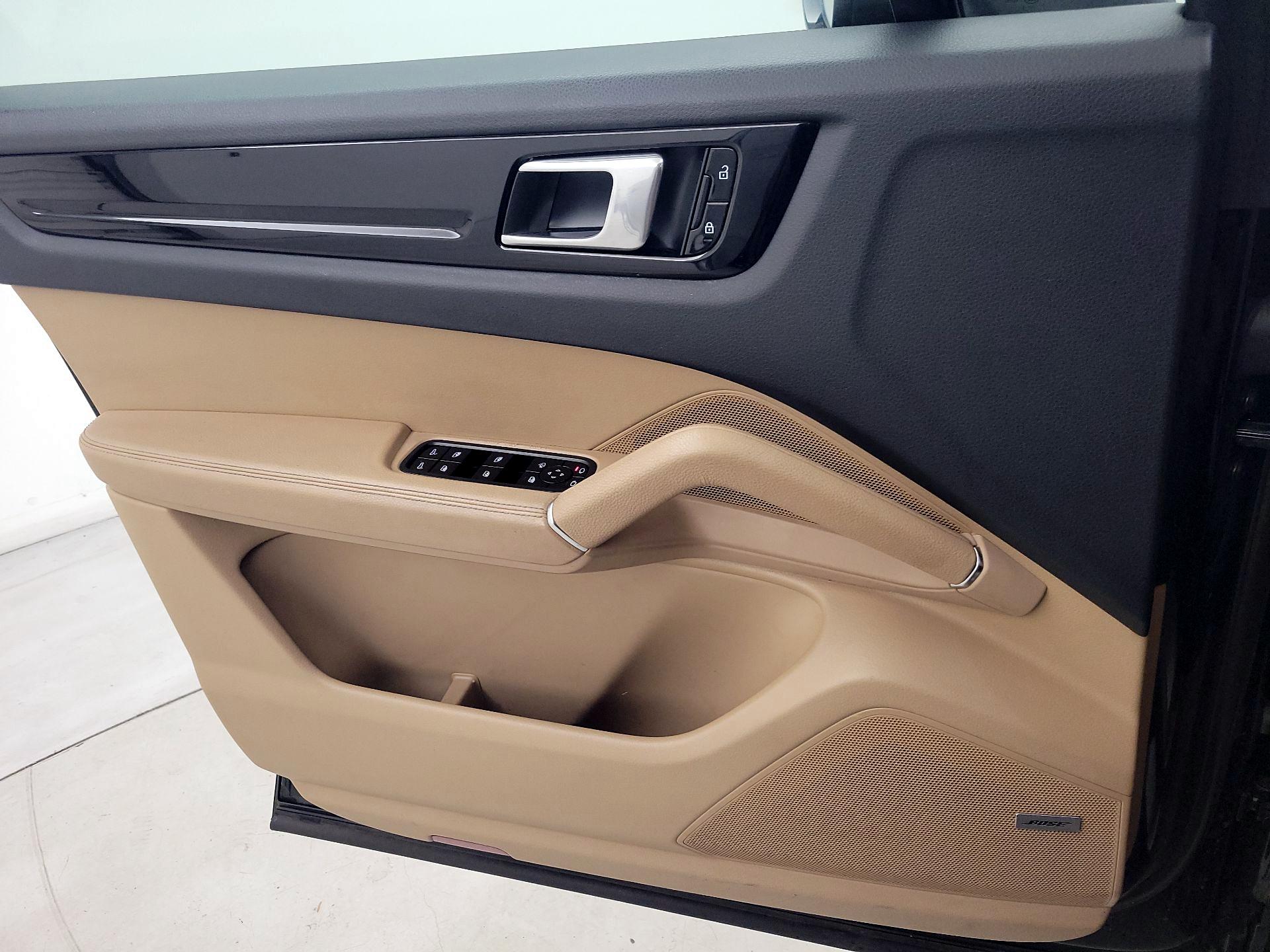 Thumbnail: 2019 Porsche Cayenne - 12