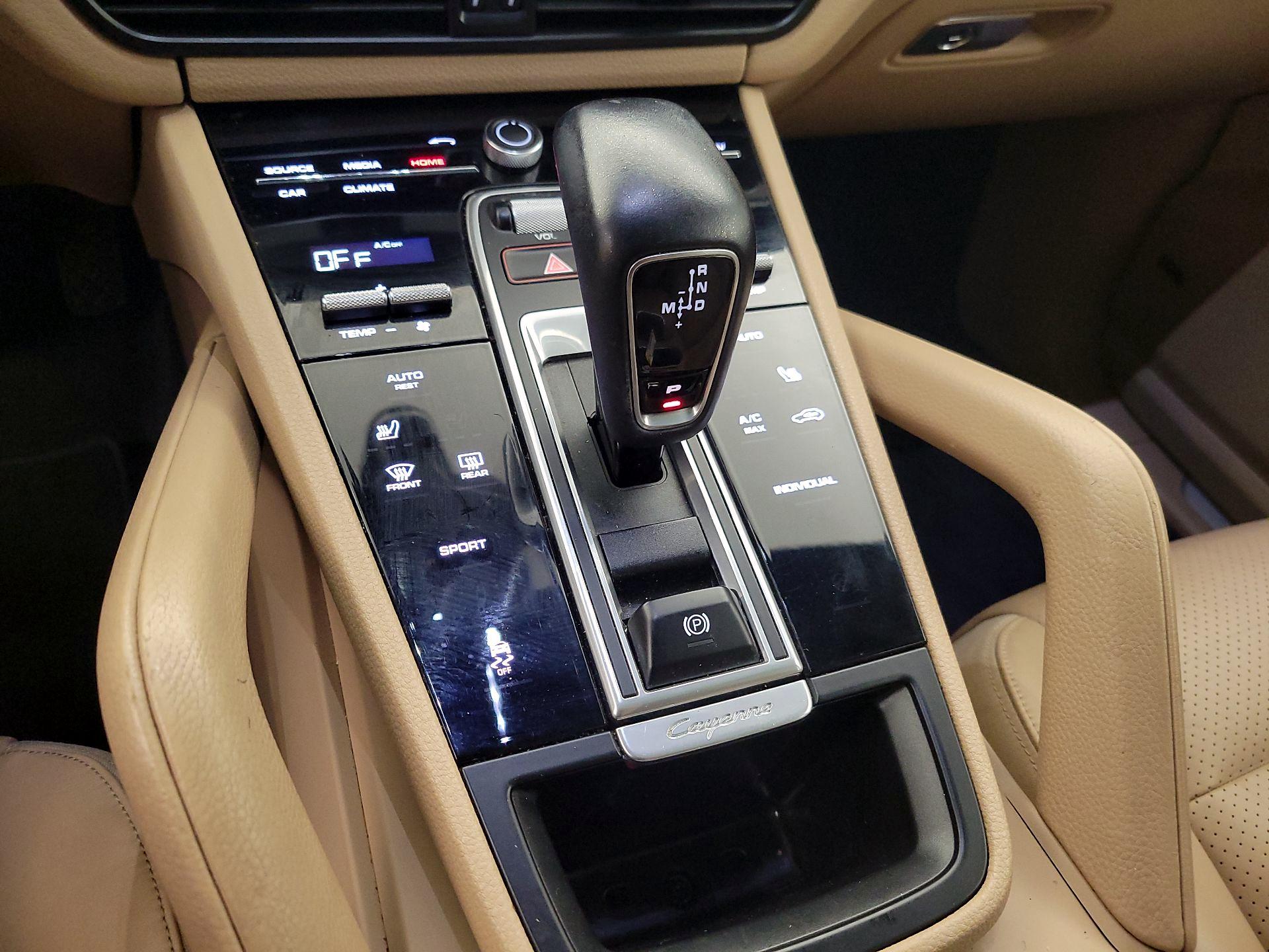 Thumbnail: 2019 Porsche Cayenne - 18