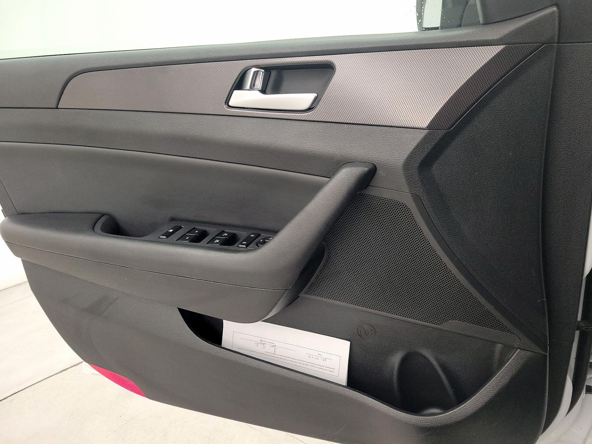 Thumbnail: 2015 Hyundai Sonata - 12