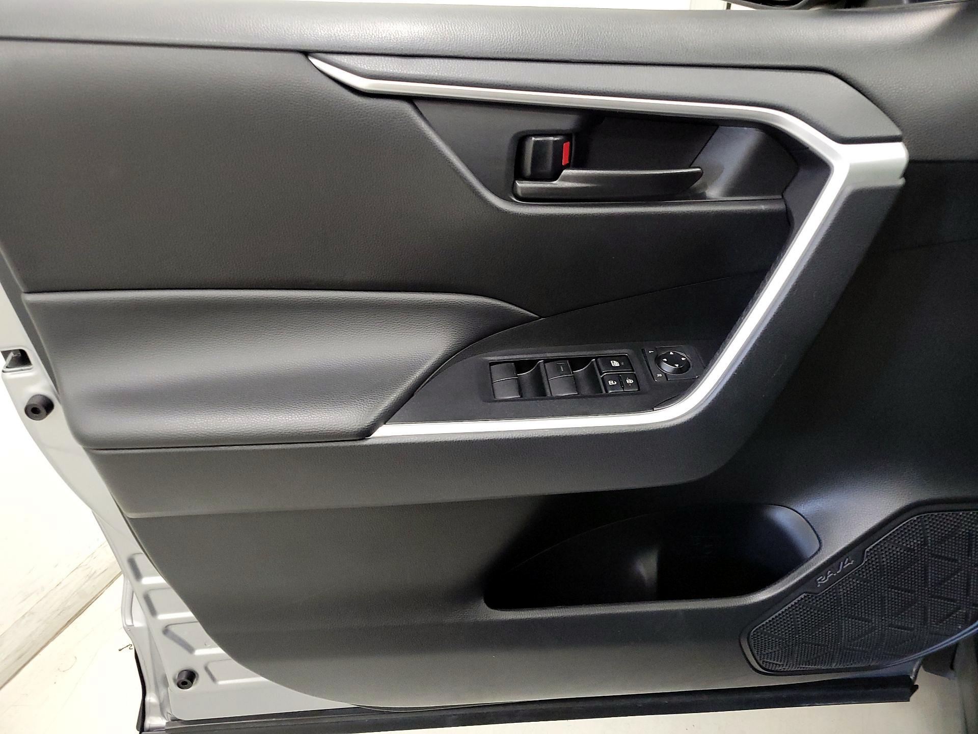 Thumbnail: 2023 Toyota RAV4 - 12