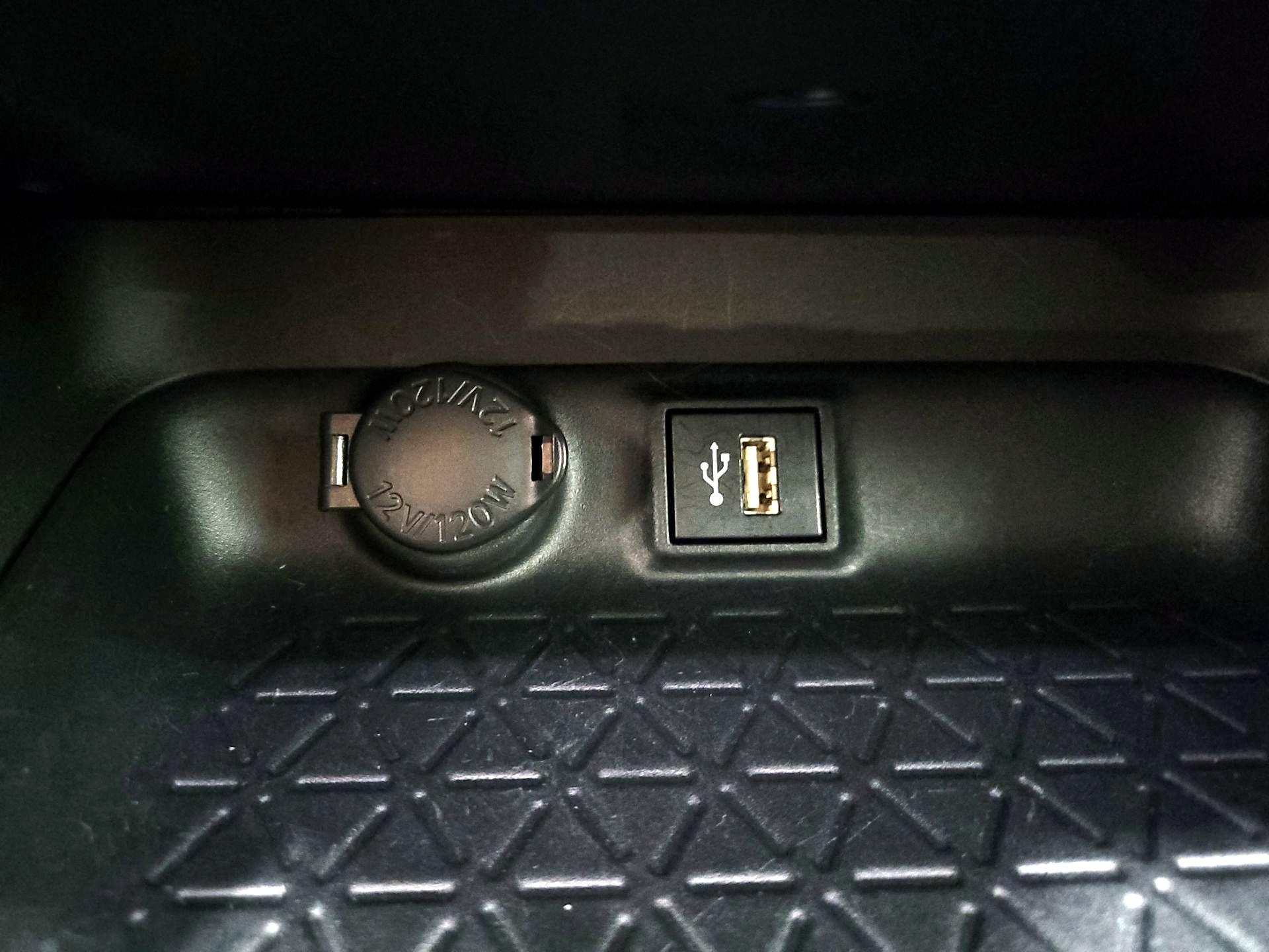 Thumbnail: 2023 Toyota RAV4 - 18