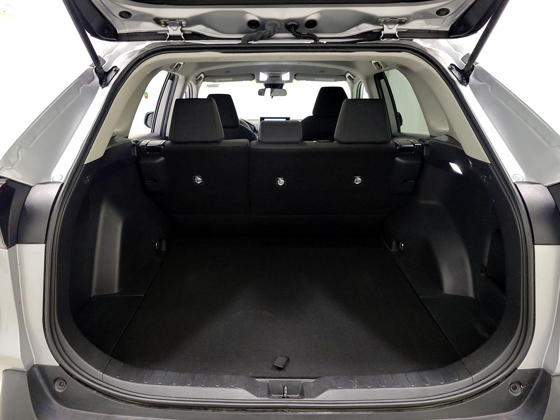 Thumbnail: 2023 Toyota RAV4 - 20