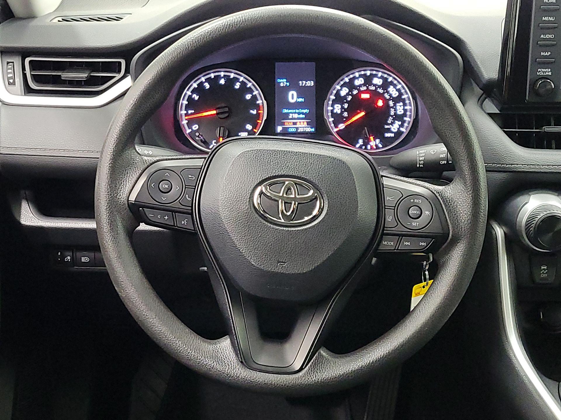 Thumbnail: 2022 Toyota RAV4 - 10