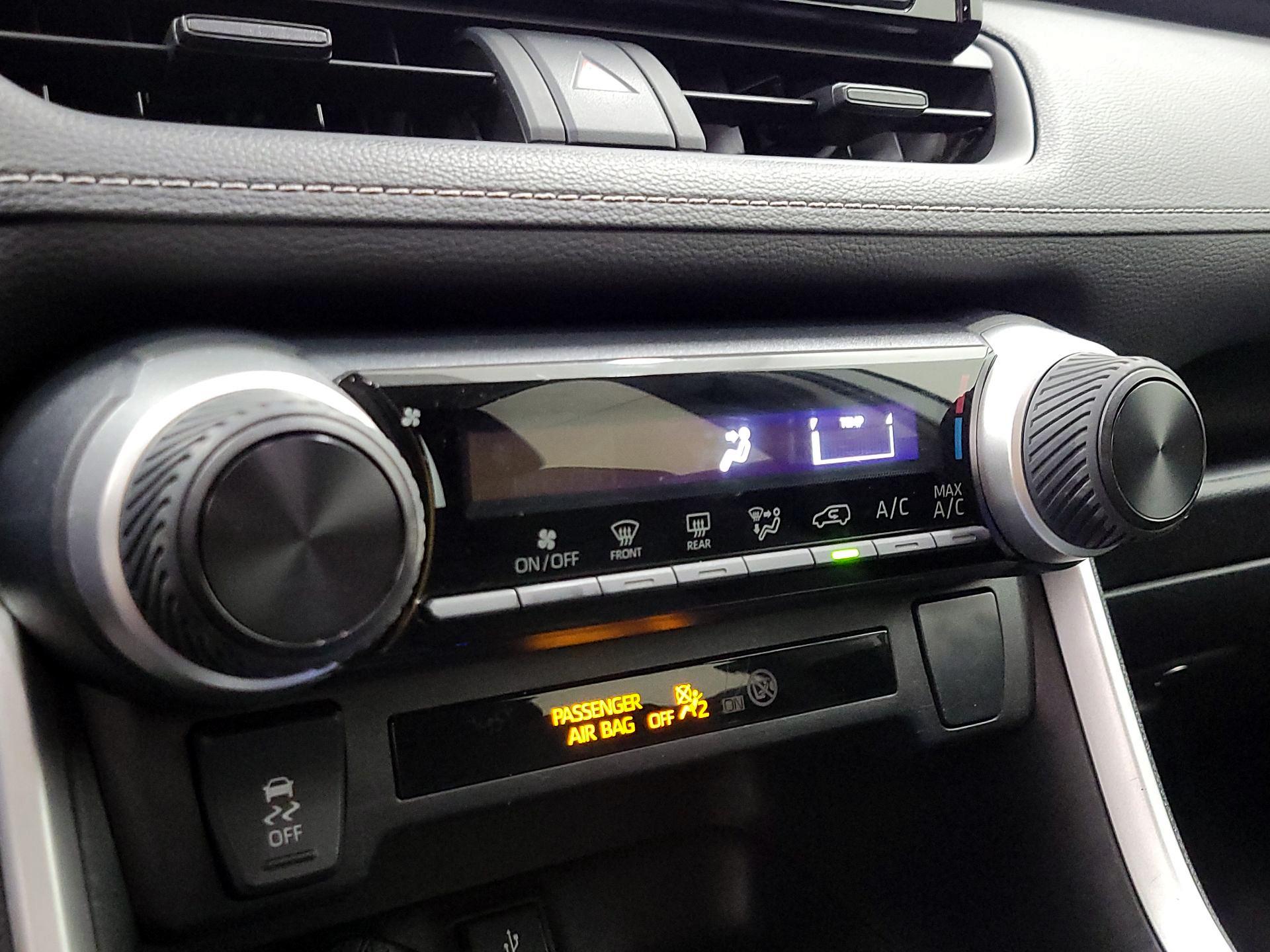 Thumbnail: 2022 Toyota RAV4 - 16