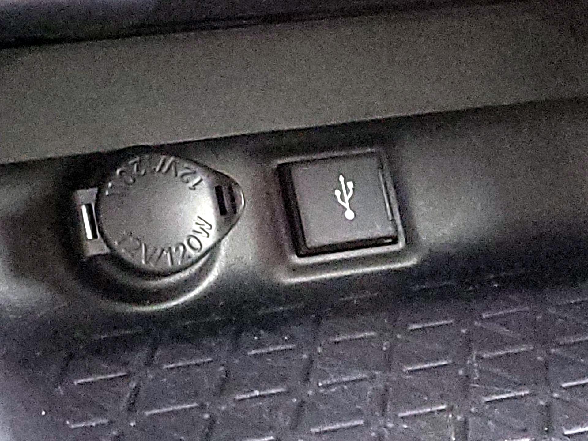 Thumbnail: 2022 Toyota RAV4 - 18