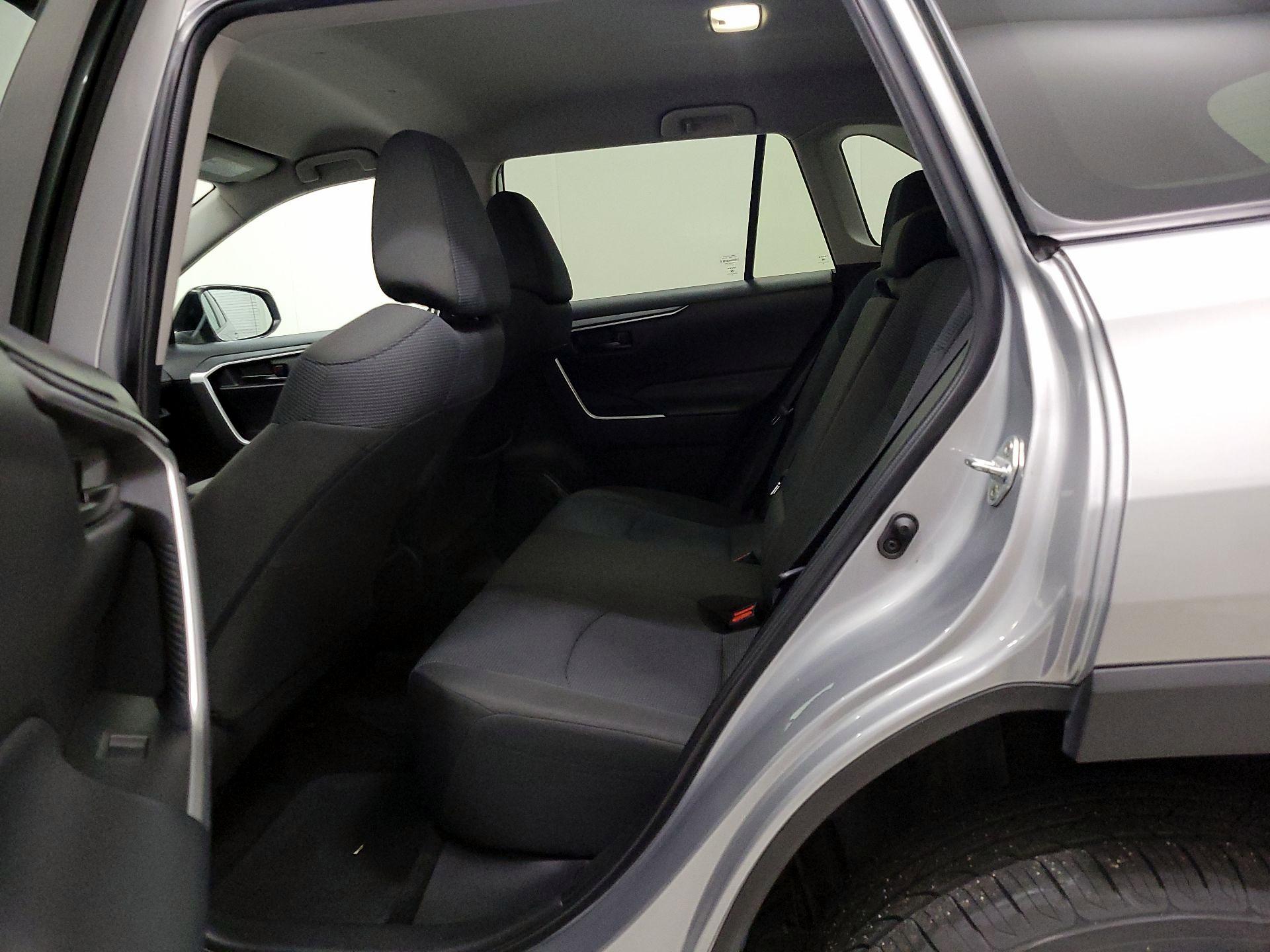 Thumbnail: 2022 Toyota RAV4 - 19