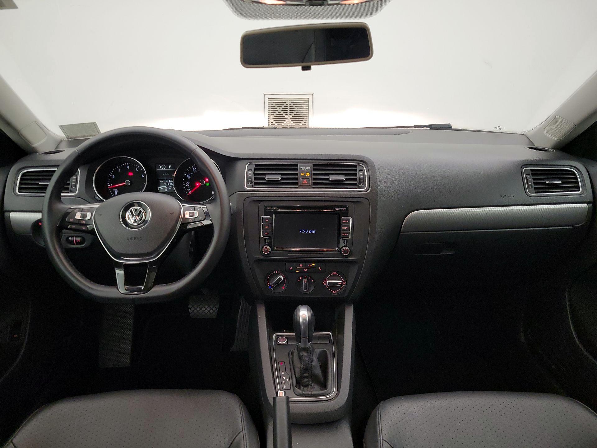 Thumbnail: 2015 Volkswagen Jetta - 9