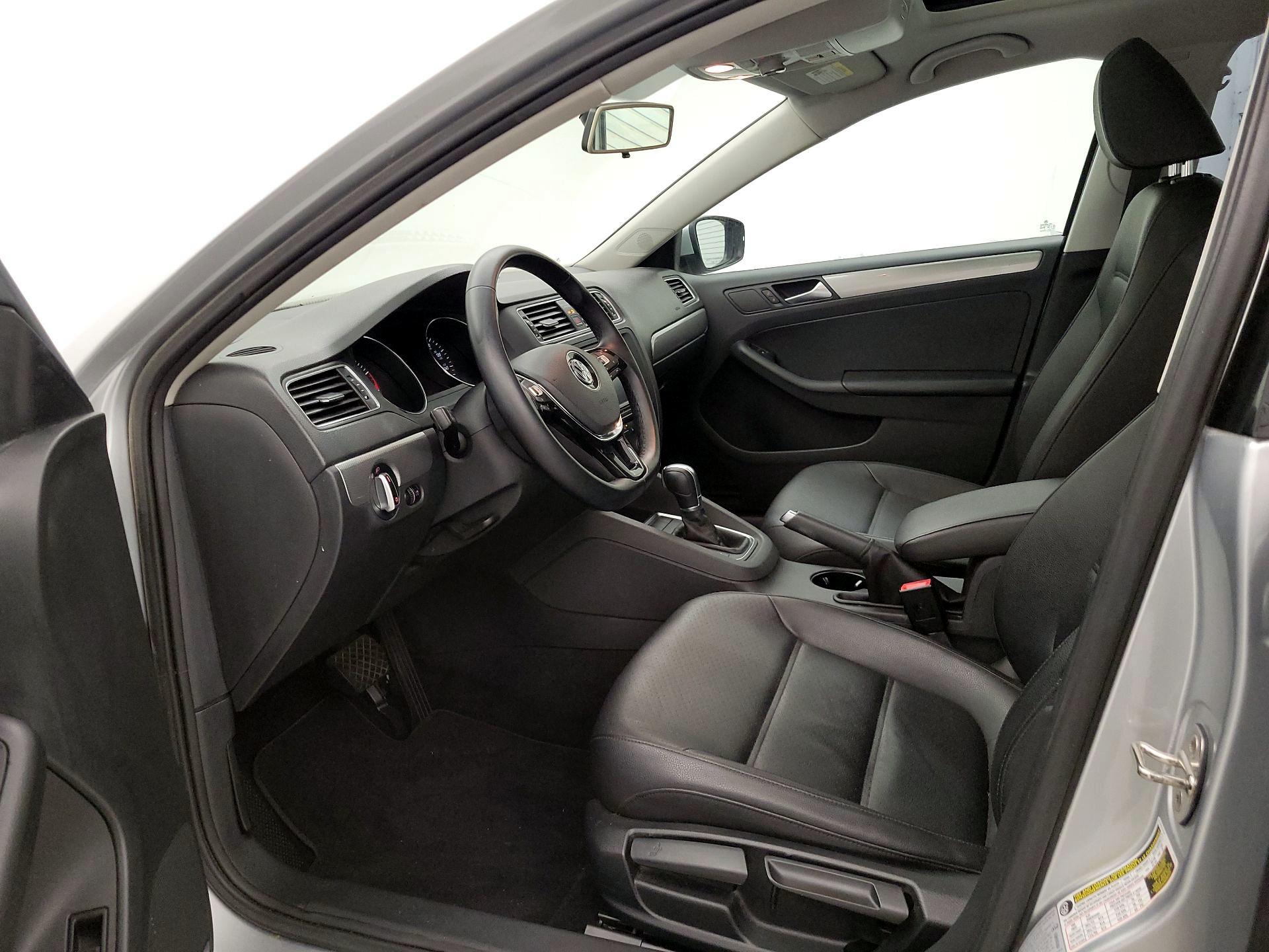 Thumbnail: 2015 Volkswagen Jetta - 11