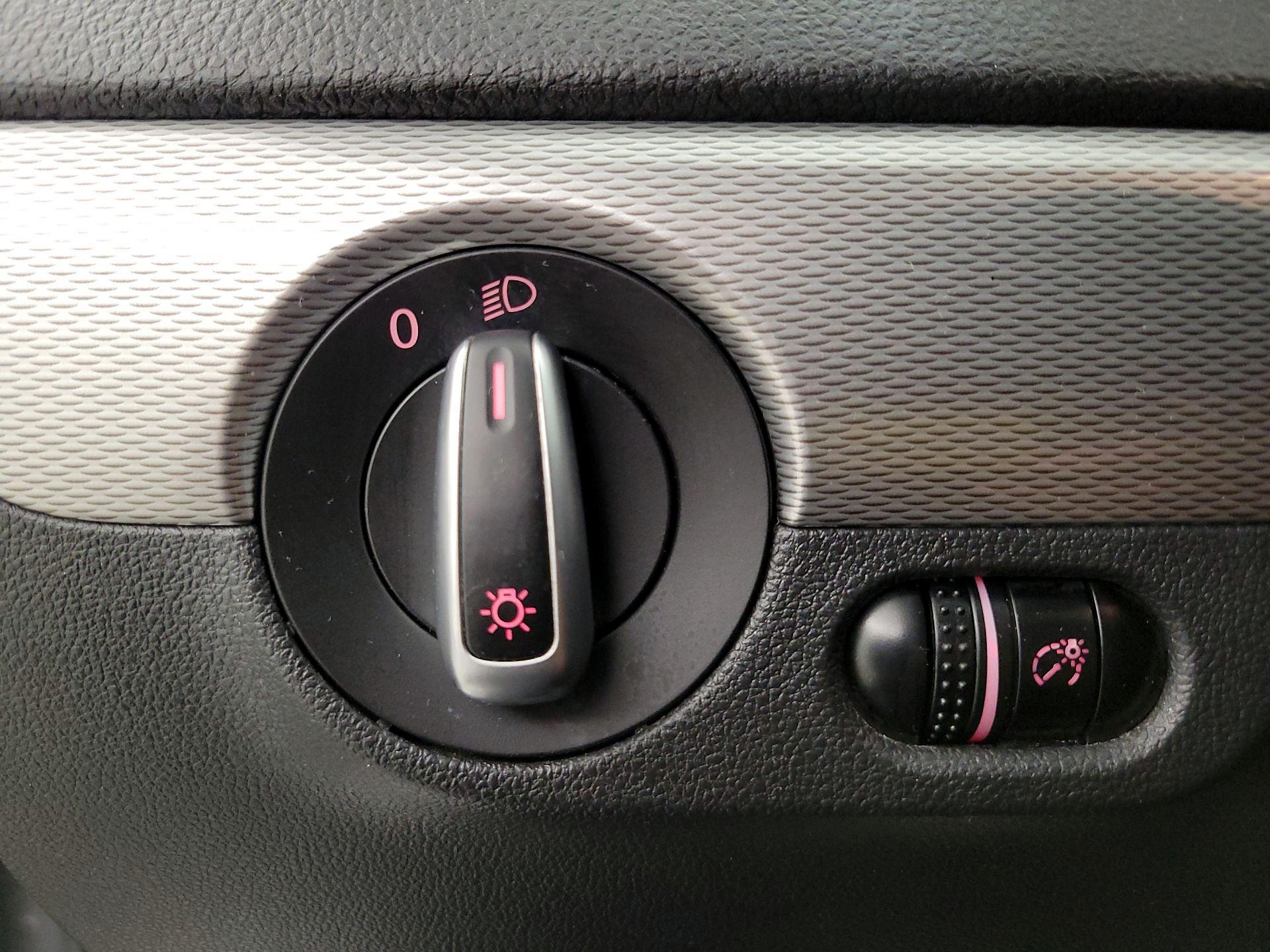 Thumbnail: 2015 Volkswagen Jetta - 13