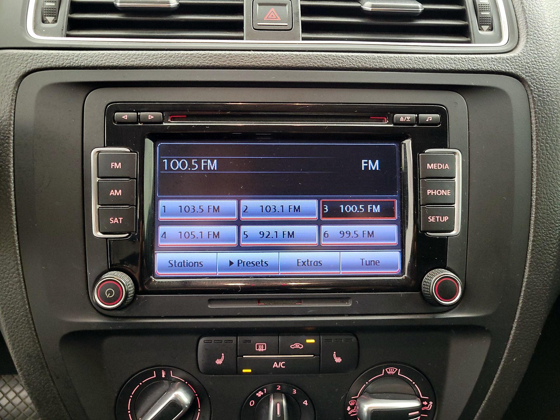 Thumbnail: 2015 Volkswagen Jetta - 15