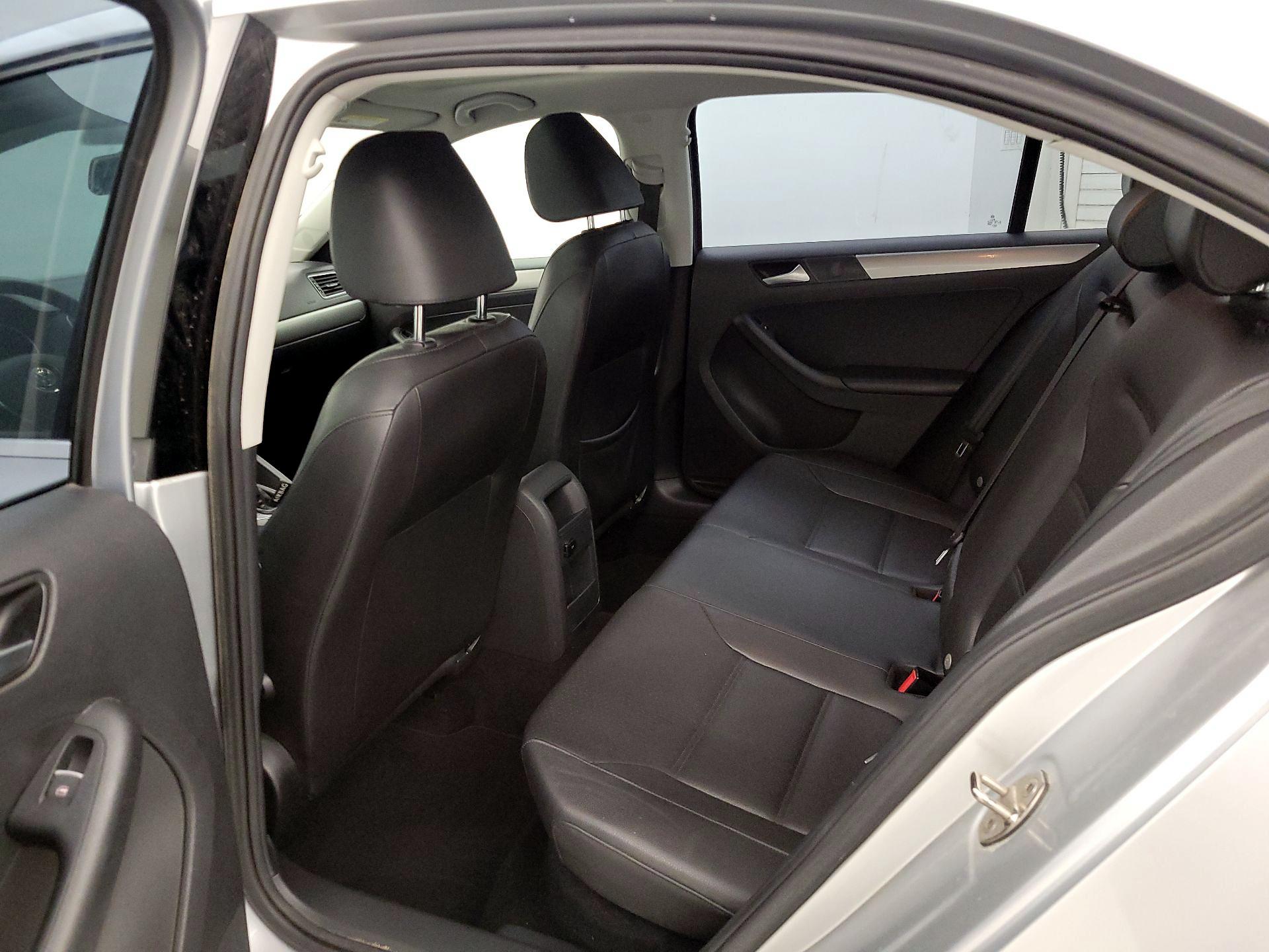 Thumbnail: 2015 Volkswagen Jetta - 20