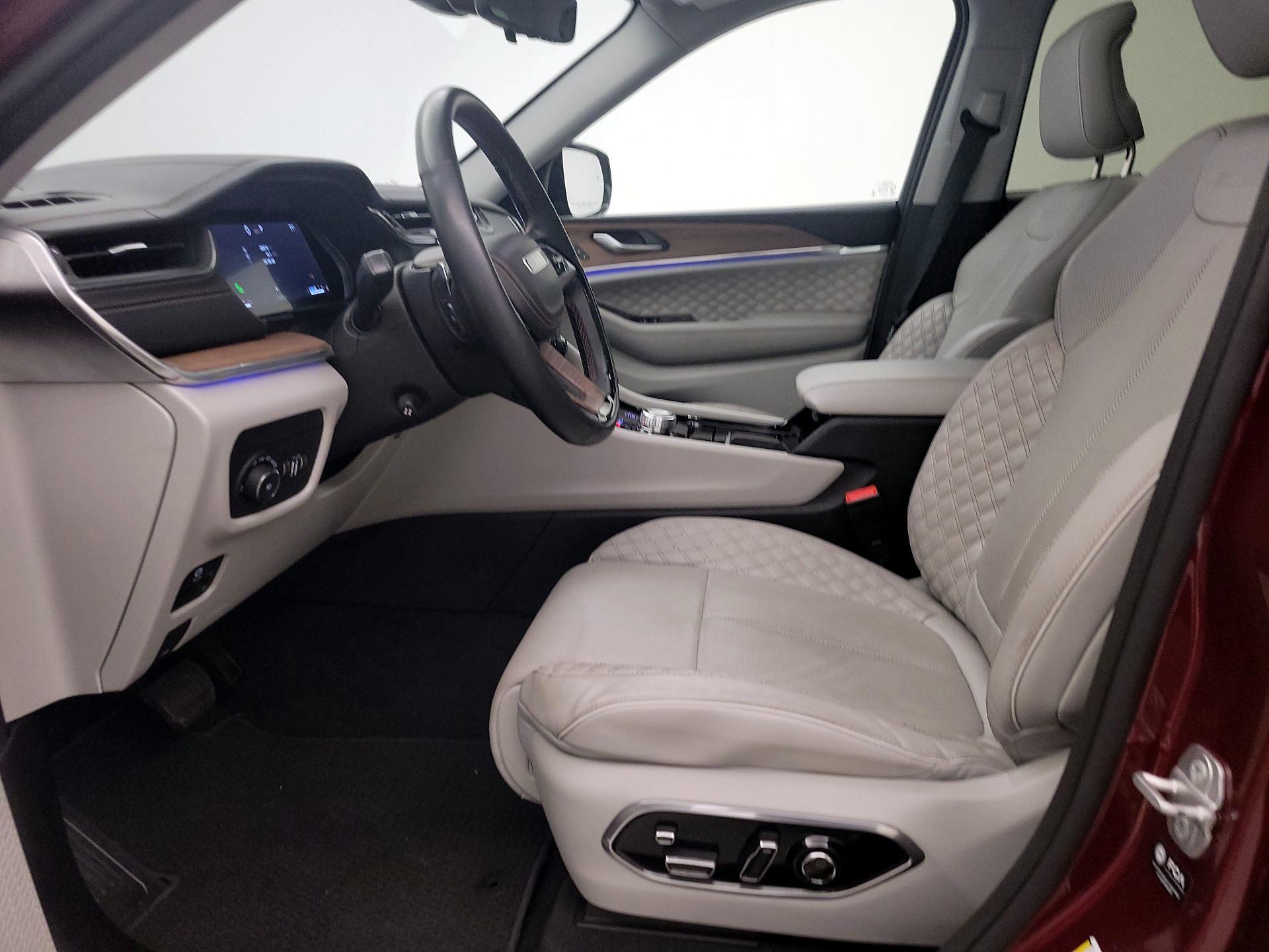 Thumbnail: 2022 Jeep Grand Cherokee - 11