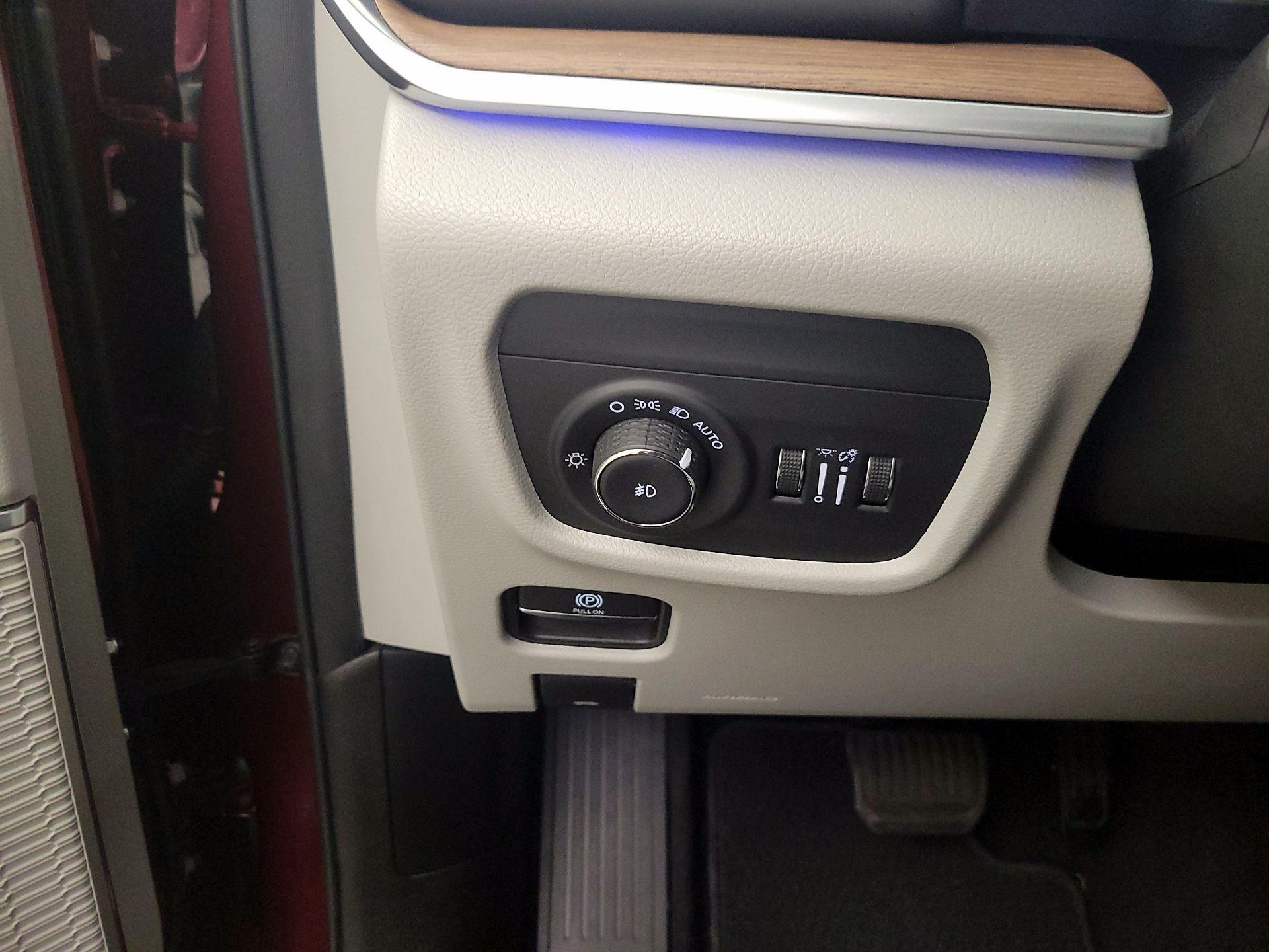 Thumbnail: 2022 Jeep Grand Cherokee - 13