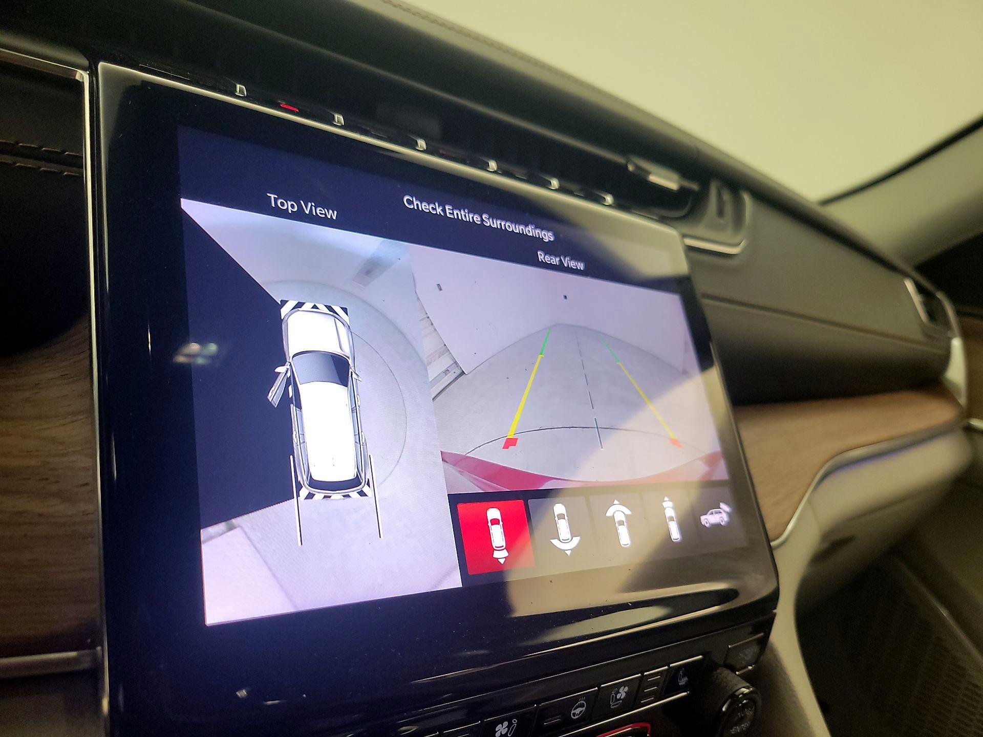 Thumbnail: 2022 Jeep Grand Cherokee - 15