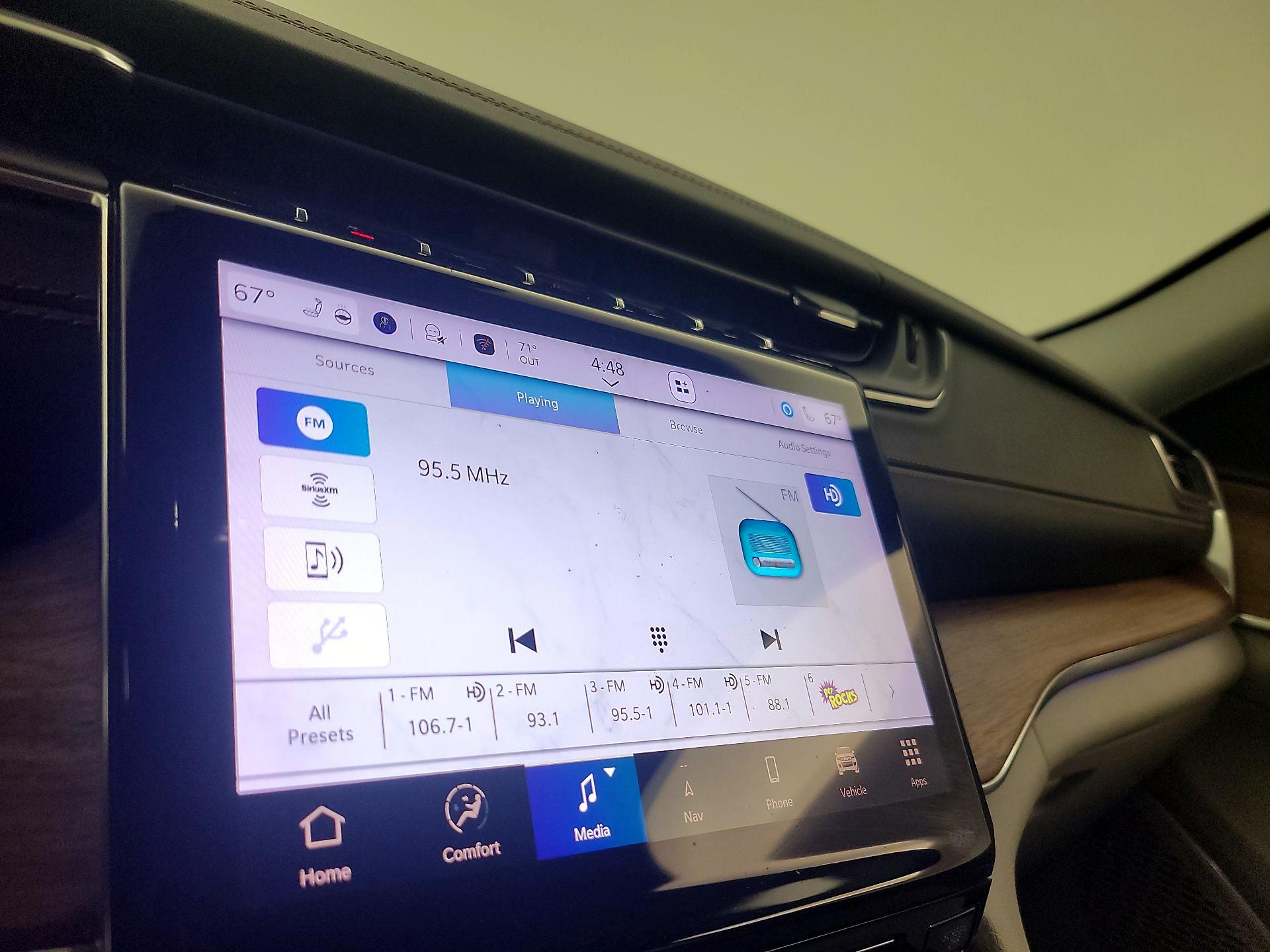 Thumbnail: 2022 Jeep Grand Cherokee - 16