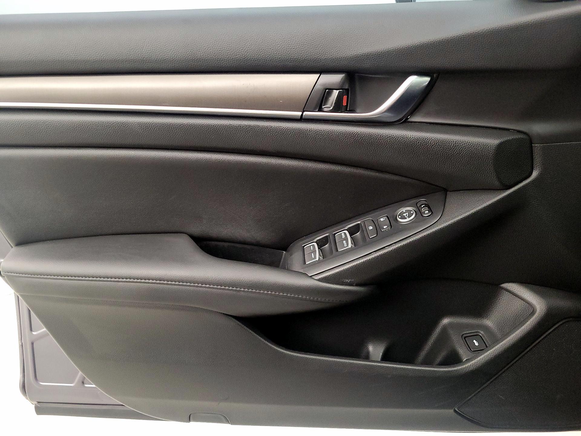 Thumbnail: 2019 Honda Accord - 12