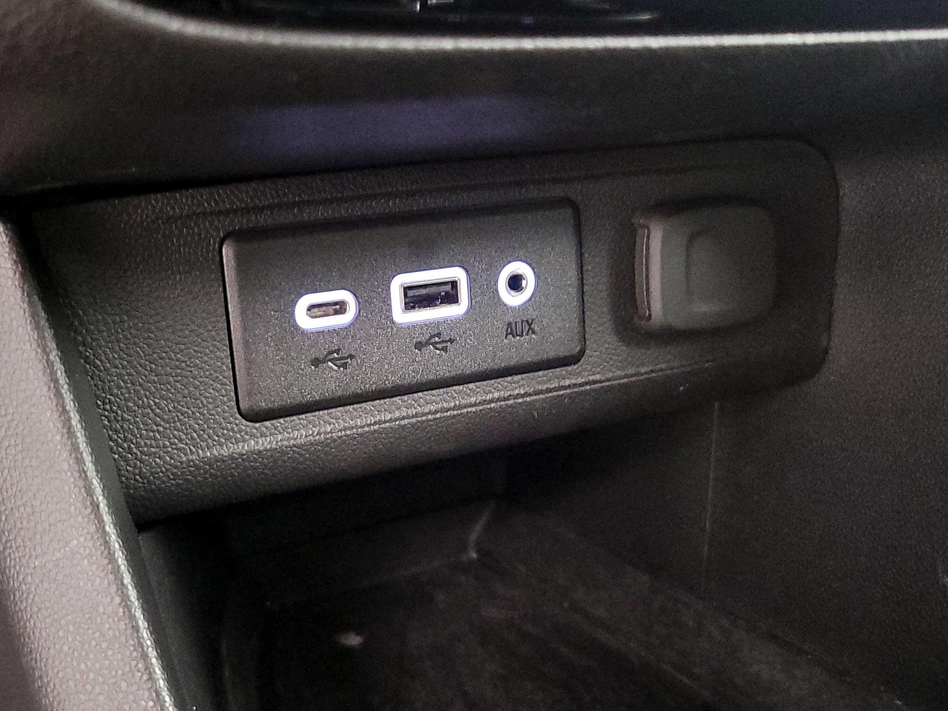 Thumbnail: 2023 Buick Encore GX - 18