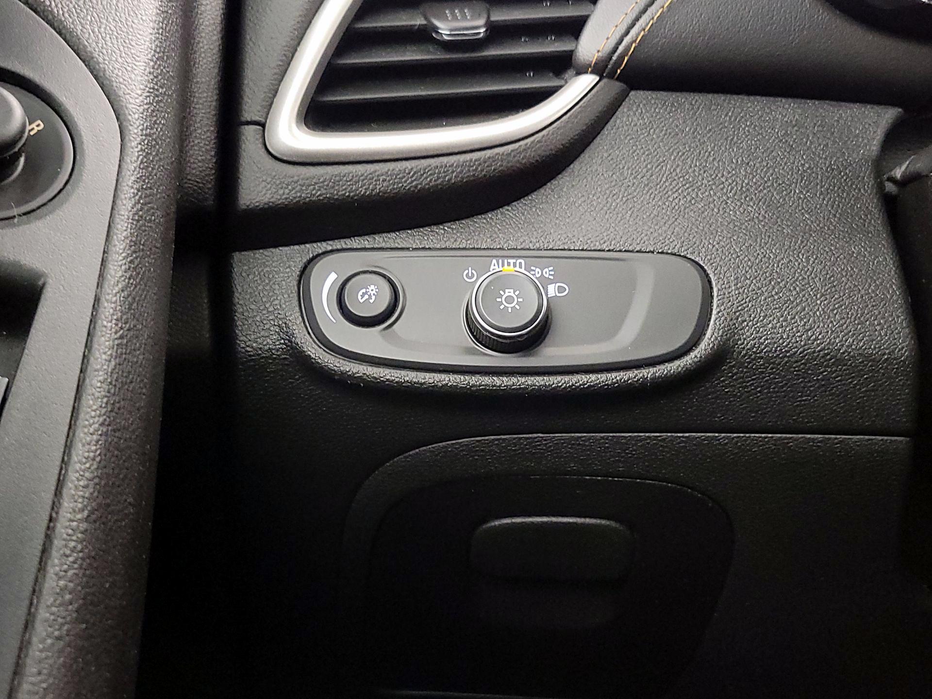 Thumbnail: 2020 Chevrolet Trax - 13