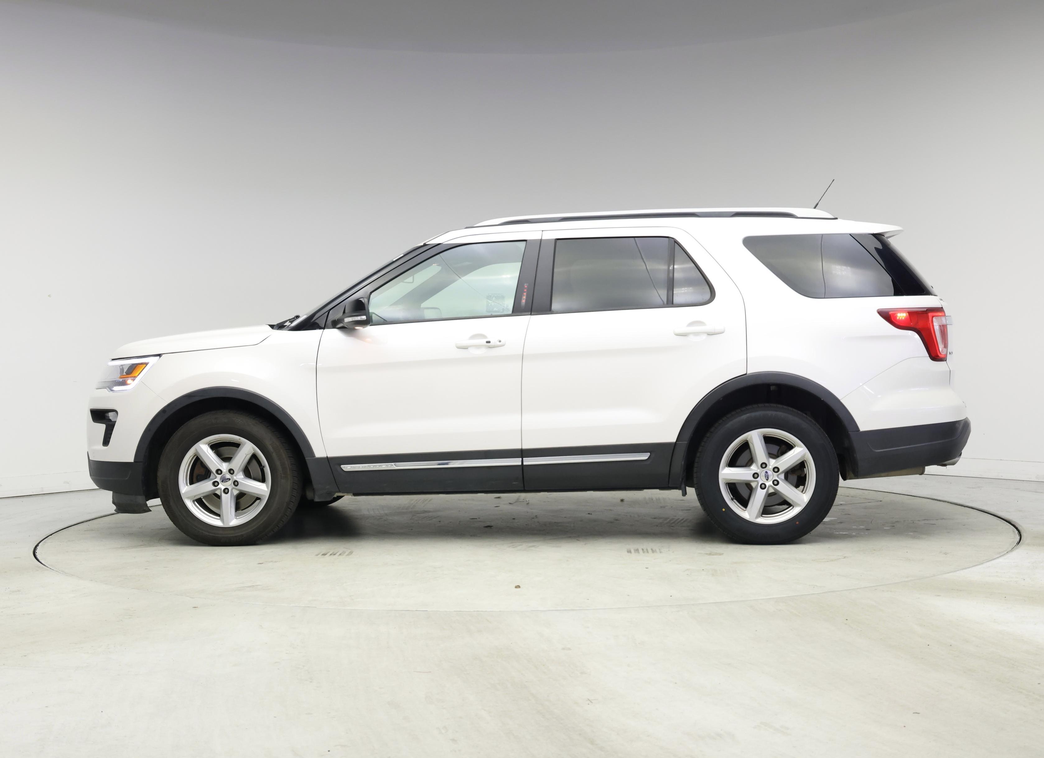 Thumbnail: 2018 Ford Explorer - 3