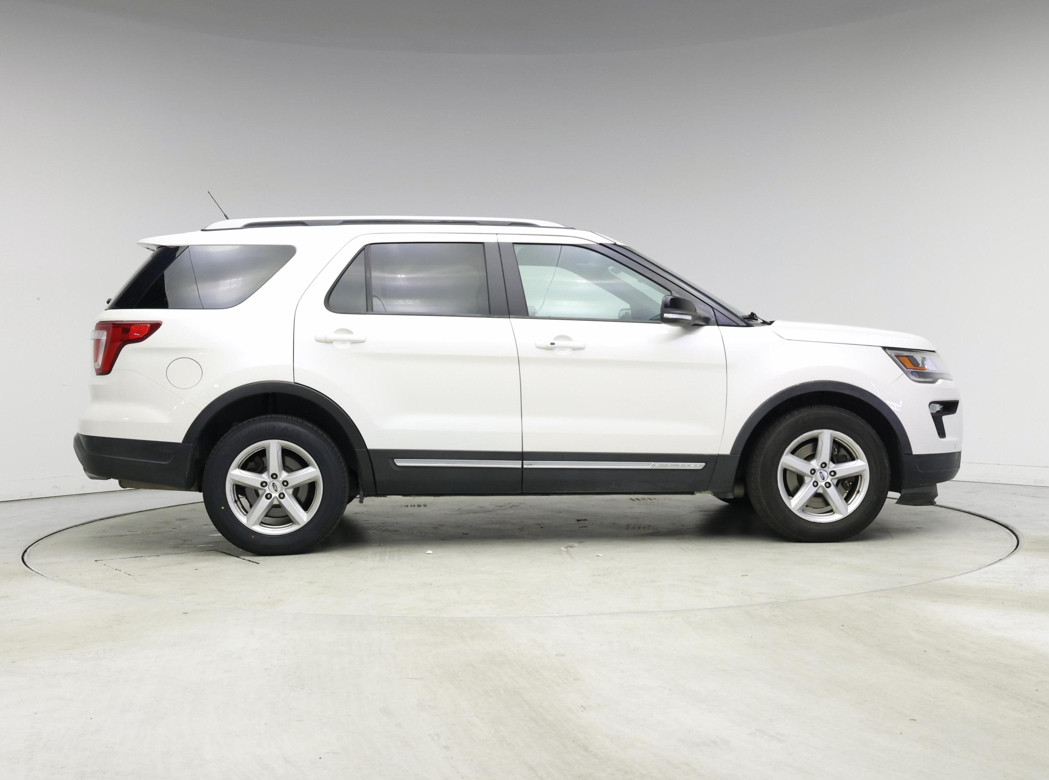 Thumbnail: 2018 Ford Explorer - 7