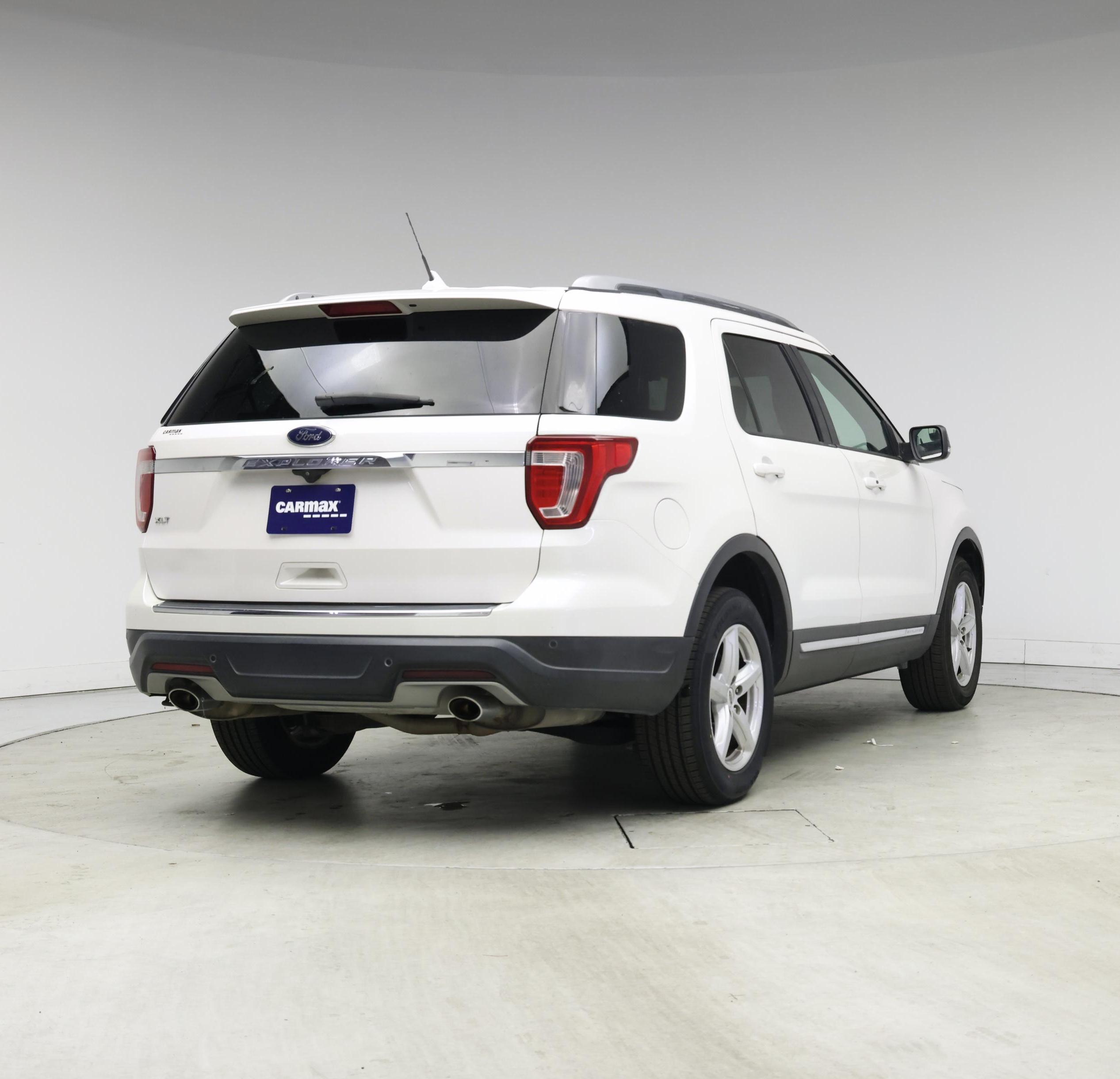 Thumbnail: 2018 Ford Explorer - 8