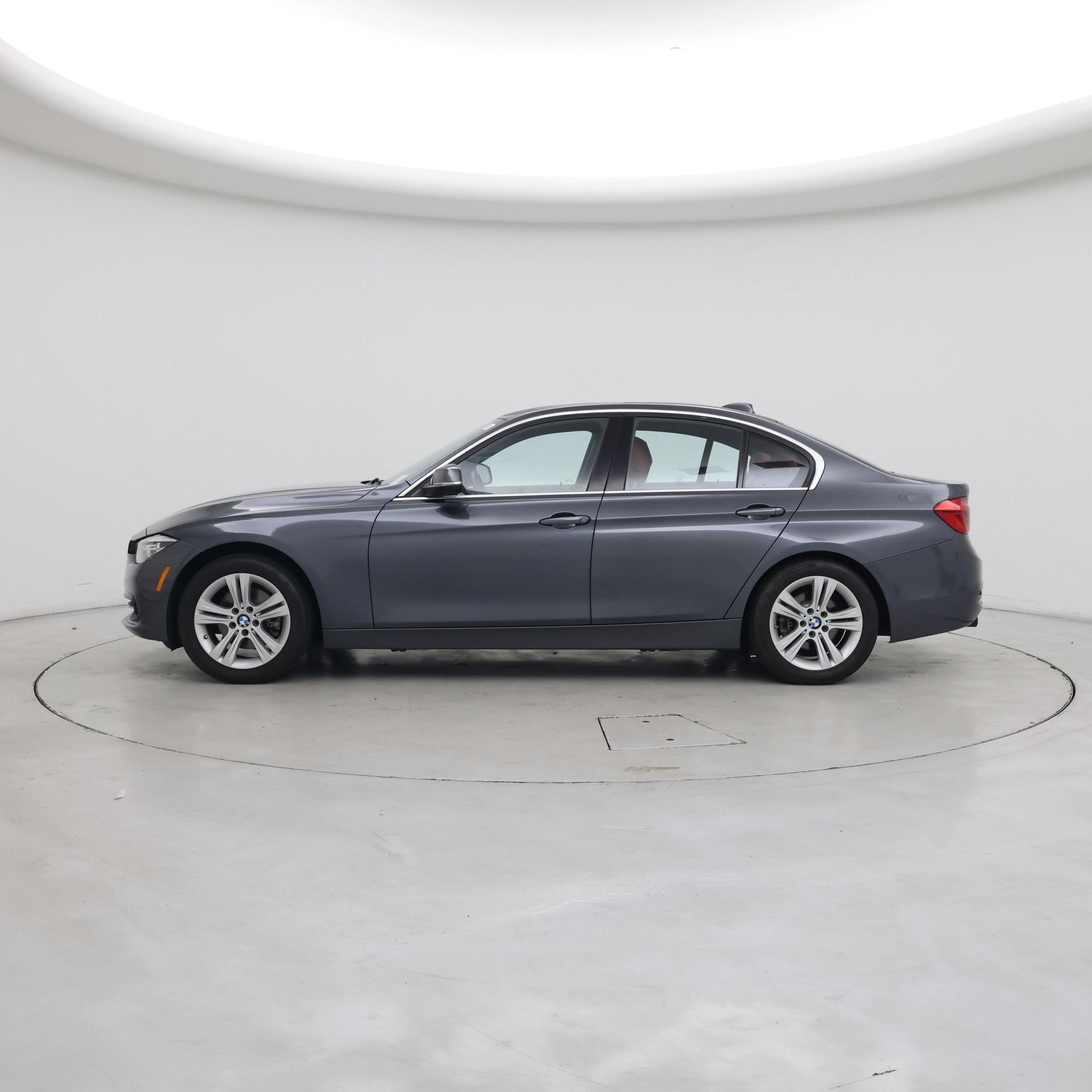 Thumbnail: 2018 BMW 3 Series - 3