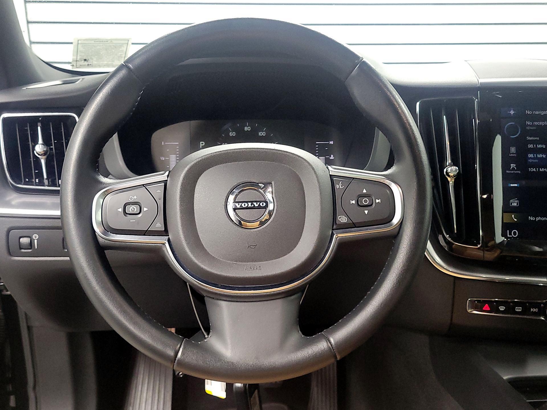 Thumbnail: 2019 Volvo XC60 - 10