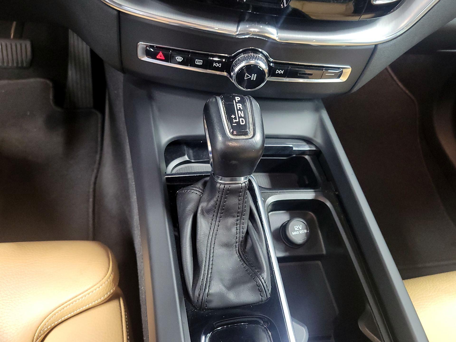 Thumbnail: 2019 Volvo XC60 - 17