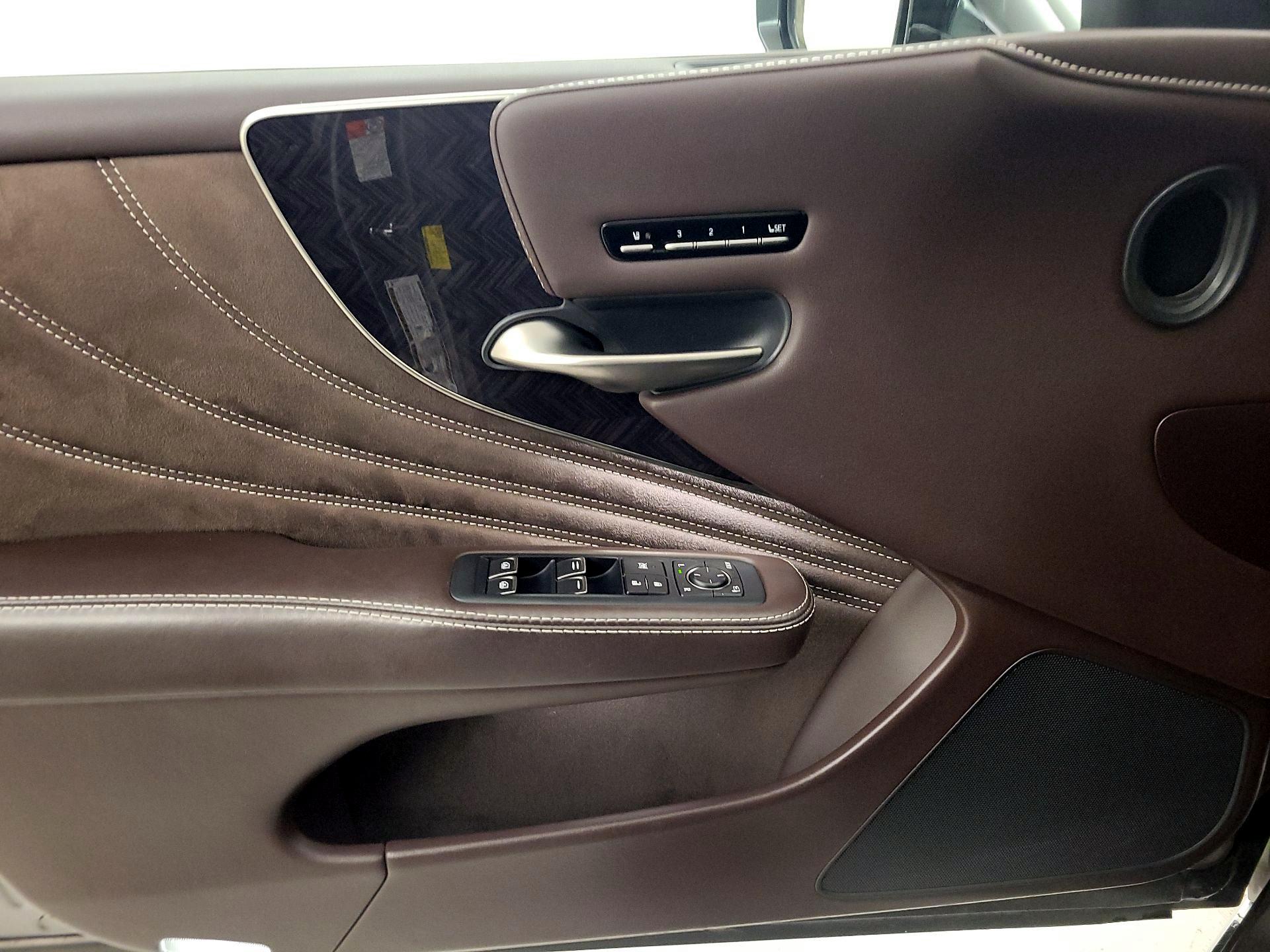 Thumbnail: 2019 Lexus LS - 12