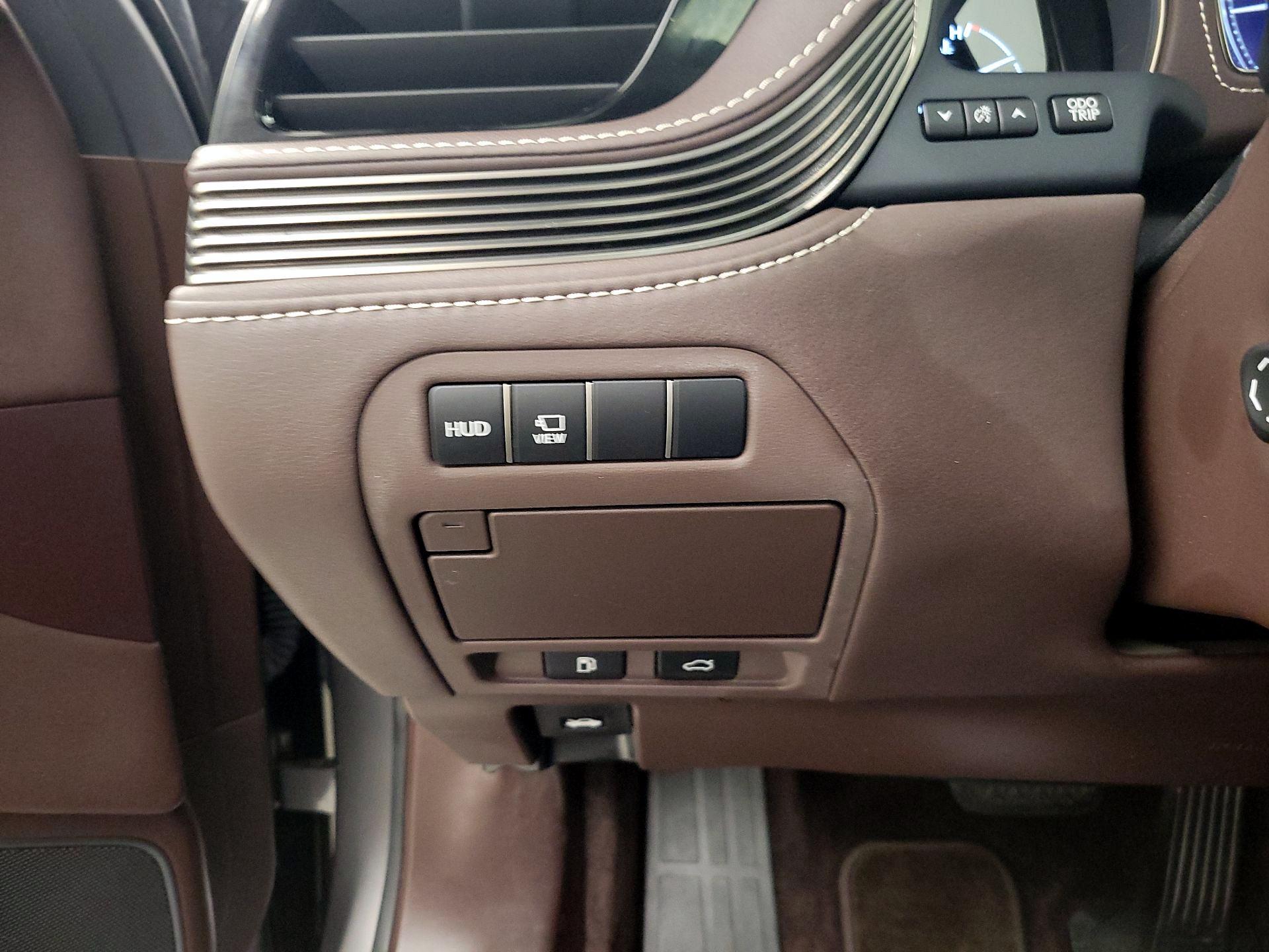 Thumbnail: 2019 Lexus LS - 13