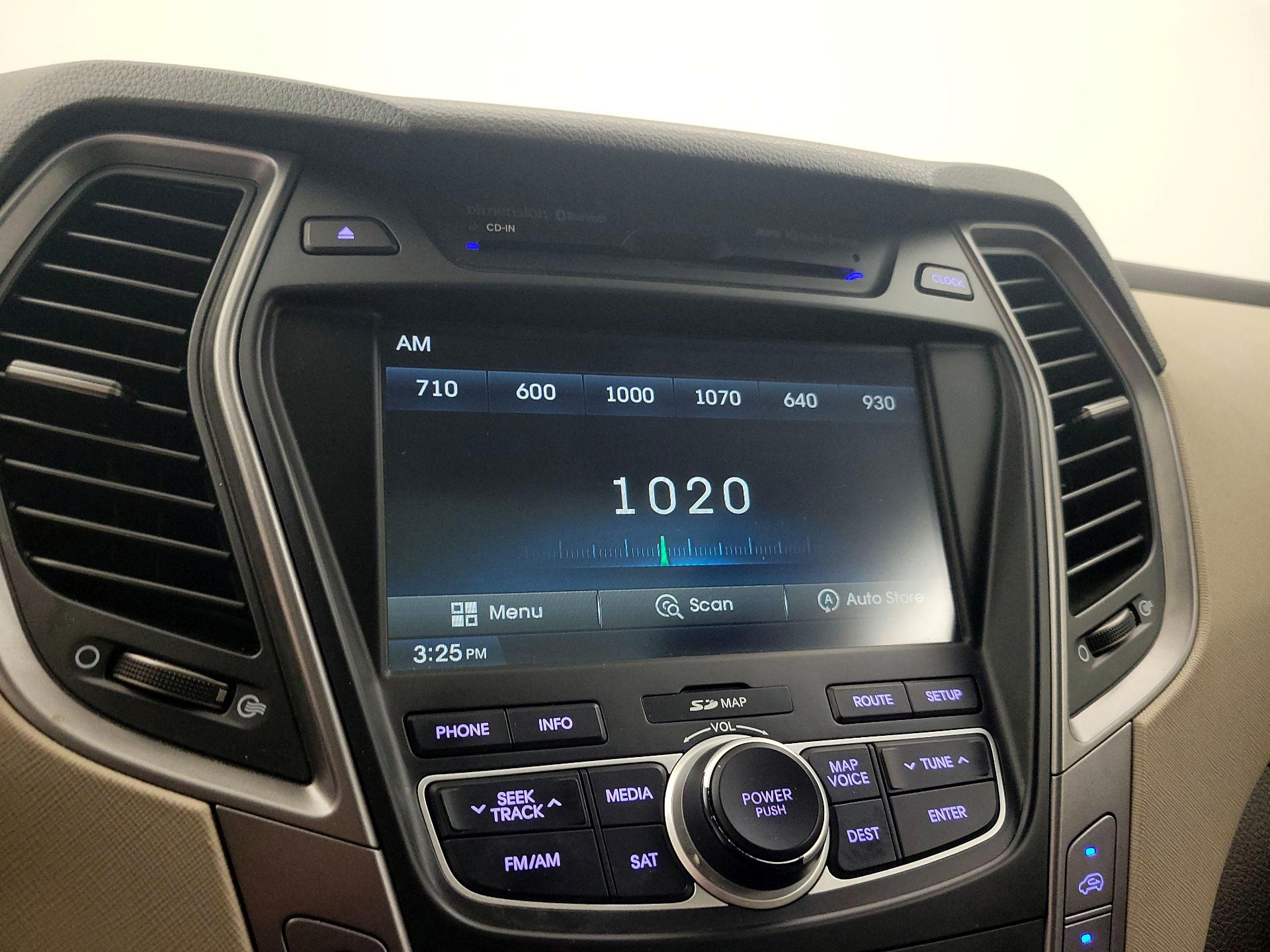 Thumbnail: 2015 Hyundai Santa Fe - 16