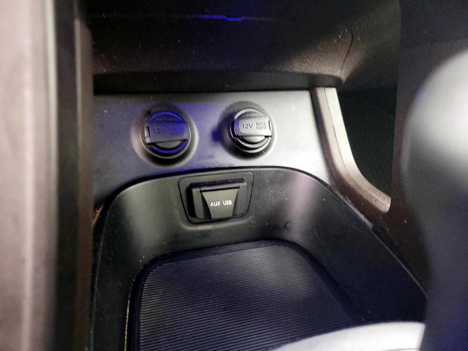 Thumbnail: 2015 Hyundai Santa Fe - 19