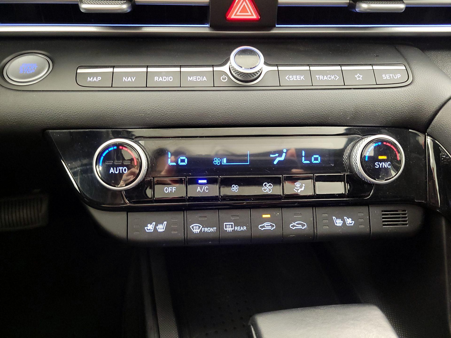 Thumbnail: 2023 Hyundai Elantra - 17