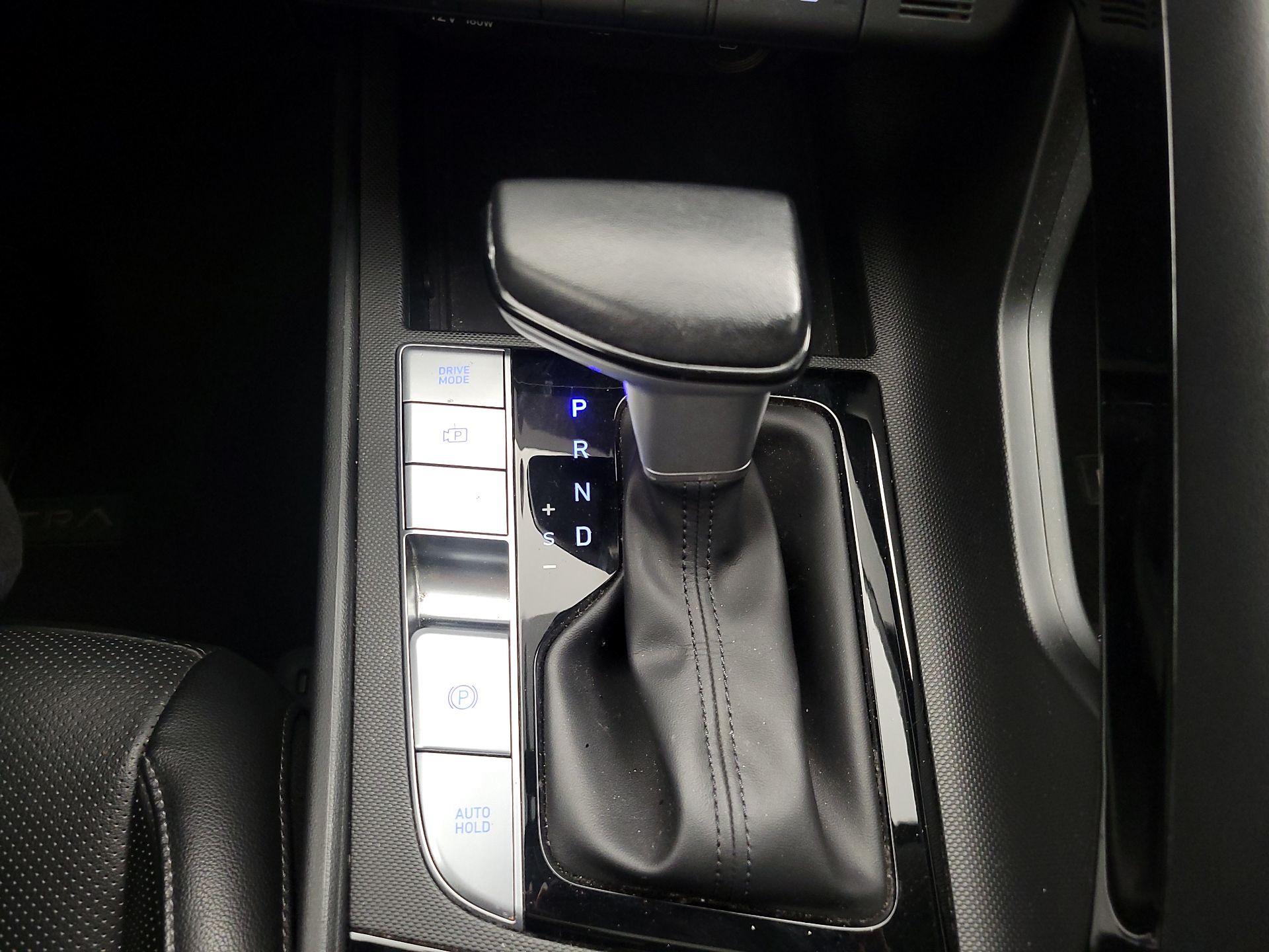 Thumbnail: 2023 Hyundai Elantra - 18