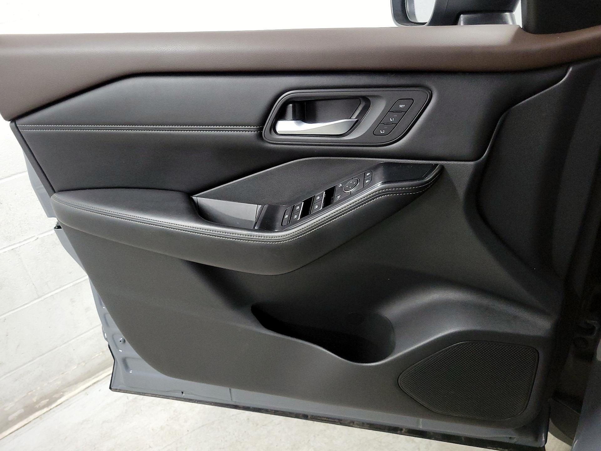 Thumbnail: 2023 Nissan Rogue - 12