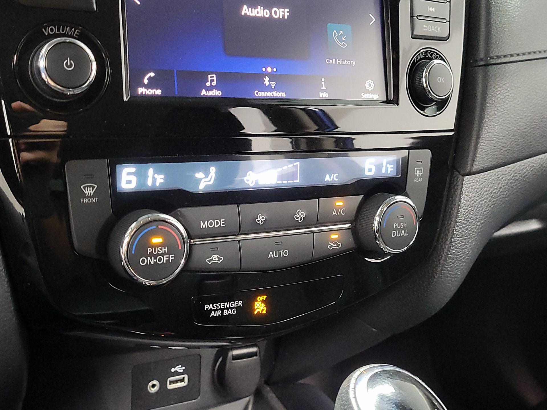 Thumbnail: 2018 Nissan Rogue - 15