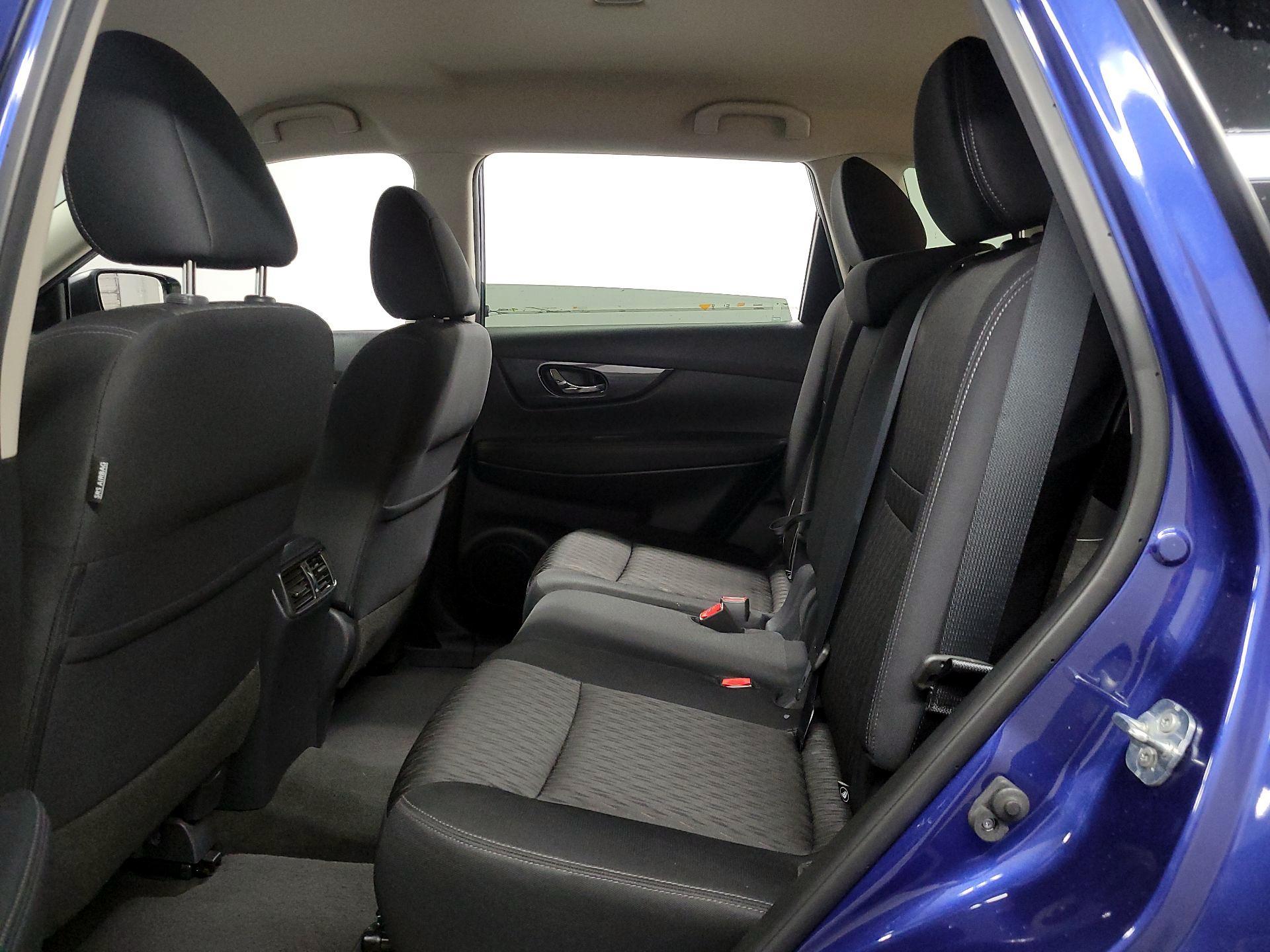 Thumbnail: 2018 Nissan Rogue - 17