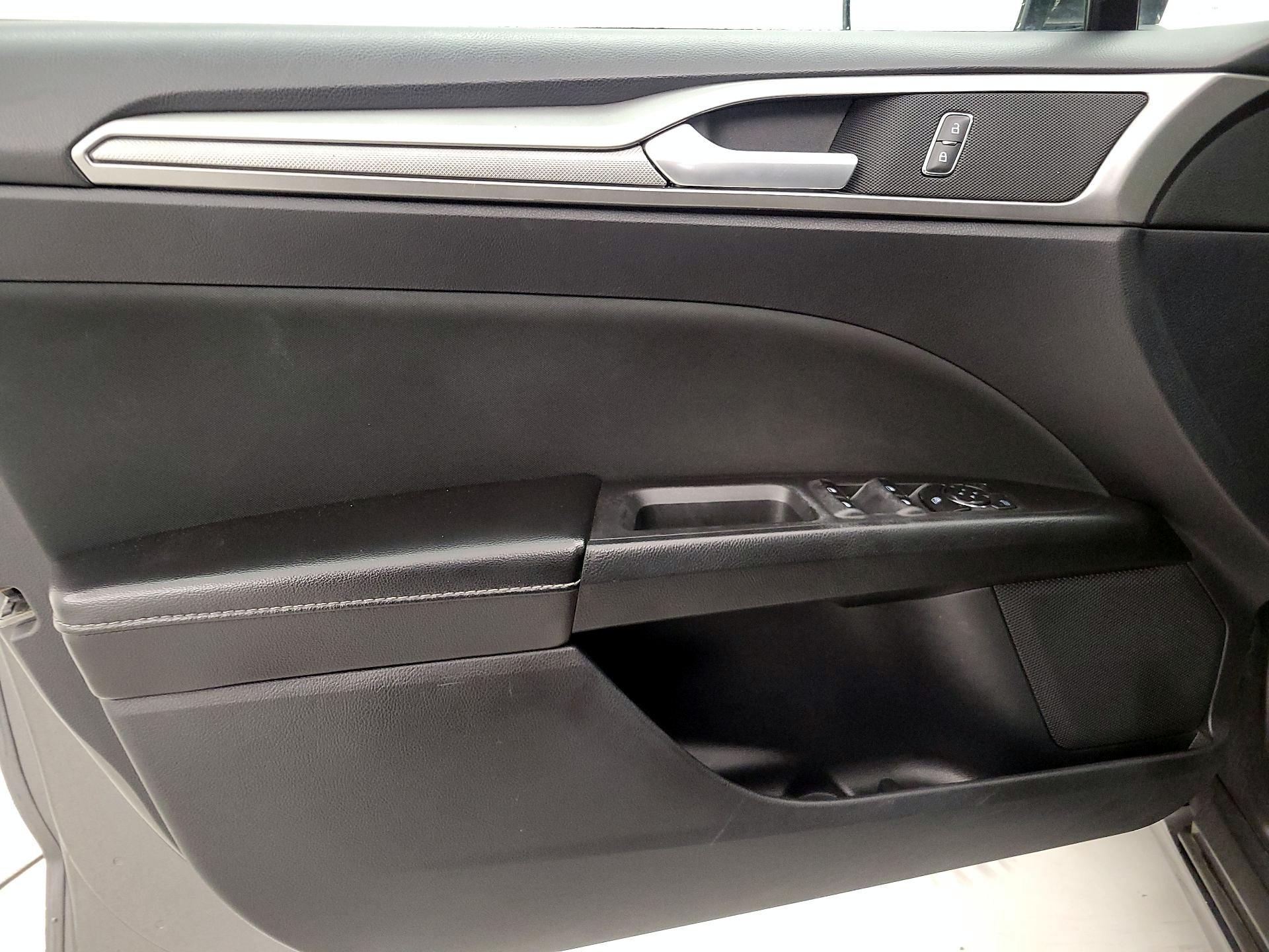 Thumbnail: 2020 Ford Fusion - 12