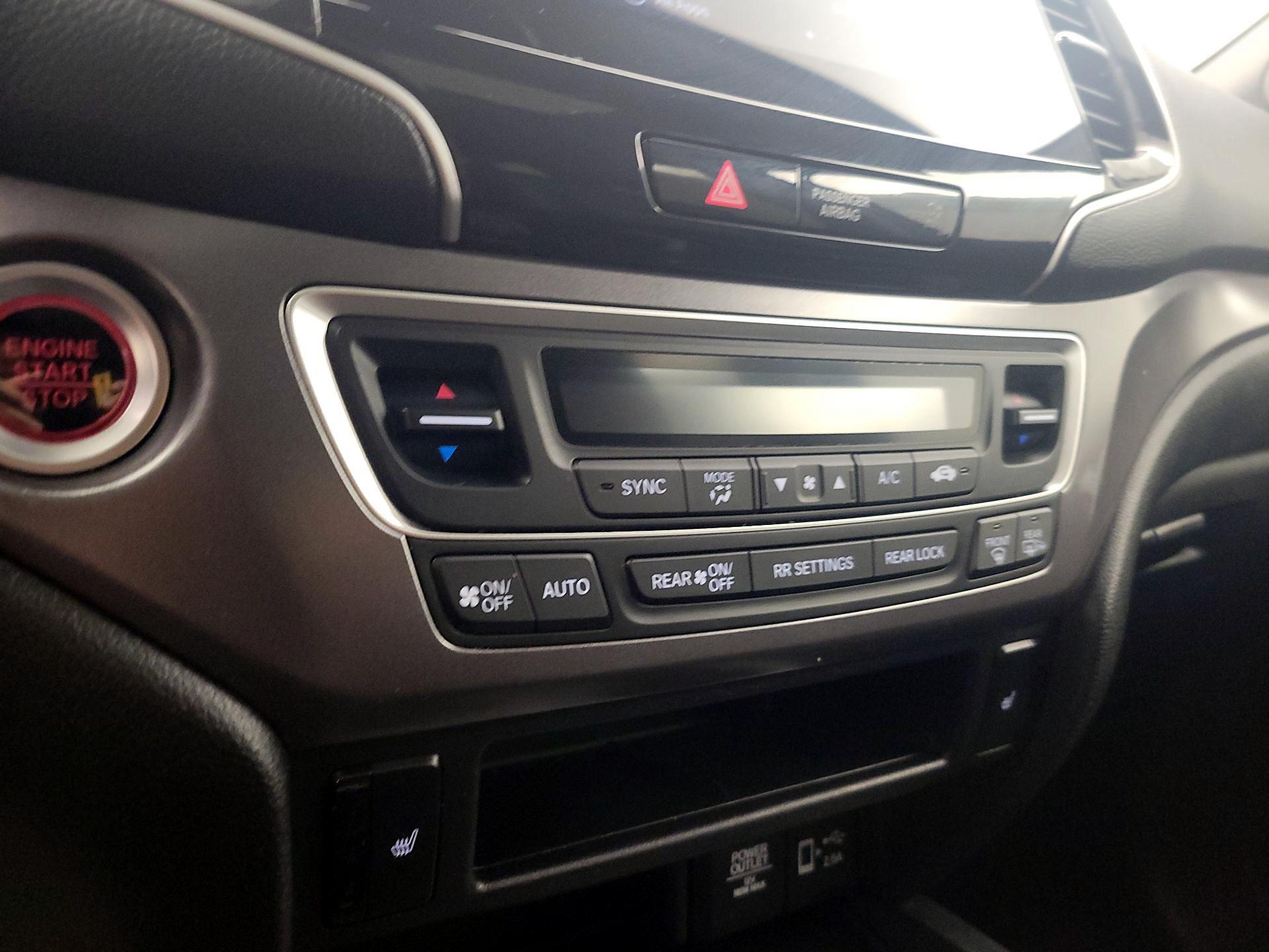 Thumbnail: 2020 Honda Pilot - 16